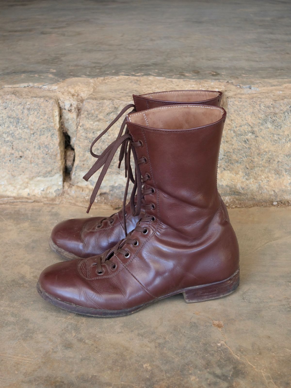 Photo by luutruc07 on January 5, 2026 of the Unknown Maker Unknown Model in Brown Leather.