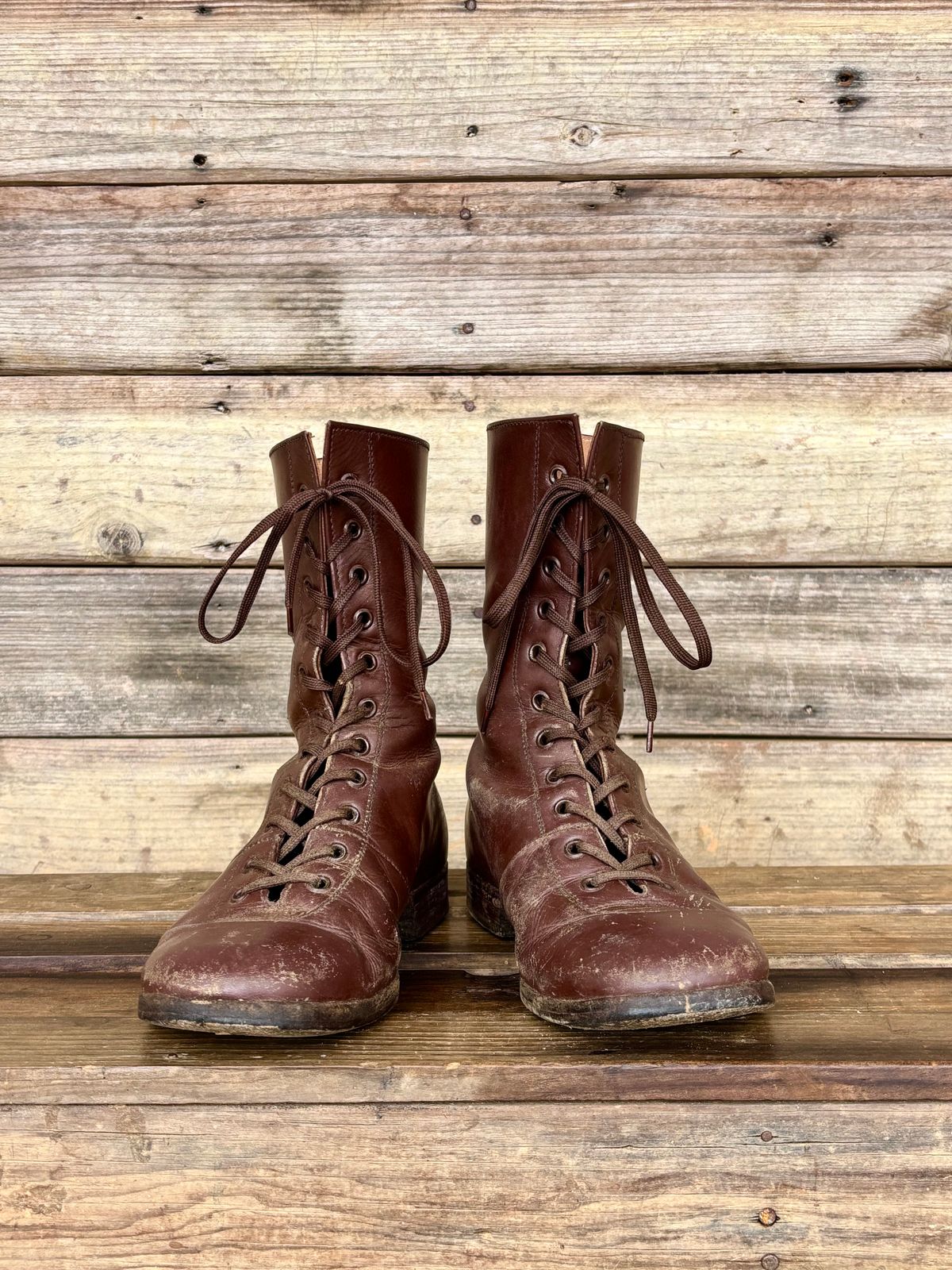 Photo by luutruc07 on March 6, 2026 of the Unknown Maker Unknown Model in Brown Leather.