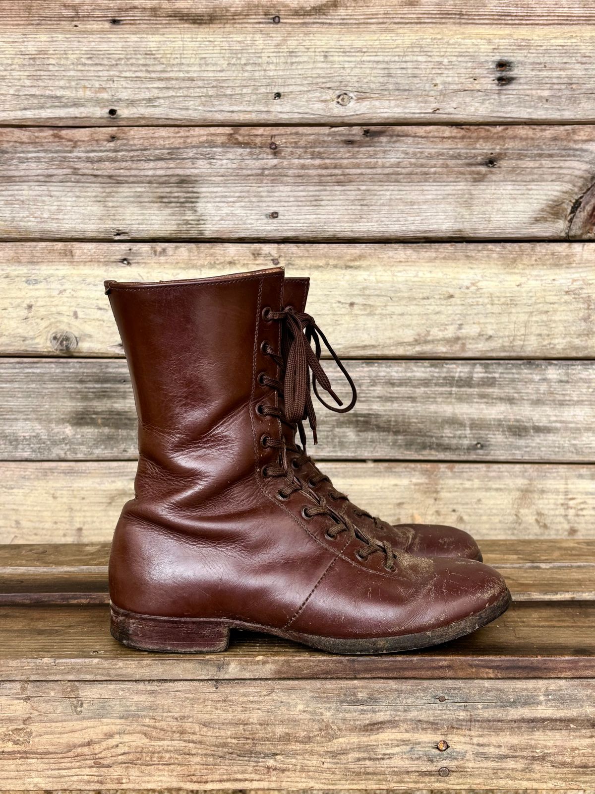 Photo by luutruc07 on March 6, 2026 of the Unknown Maker Unknown Model in Brown Leather.