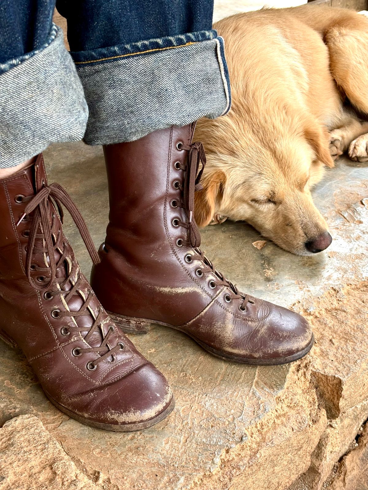 Photo by luutruc07 on March 17, 2026 of the Unknown Maker Unknown Model in Brown Leather.