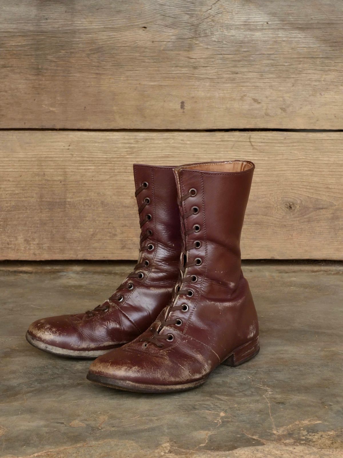 Photo by luutruc07 on April 1, 2026 of the Unknown Maker Unknown Model in Brown Leather.