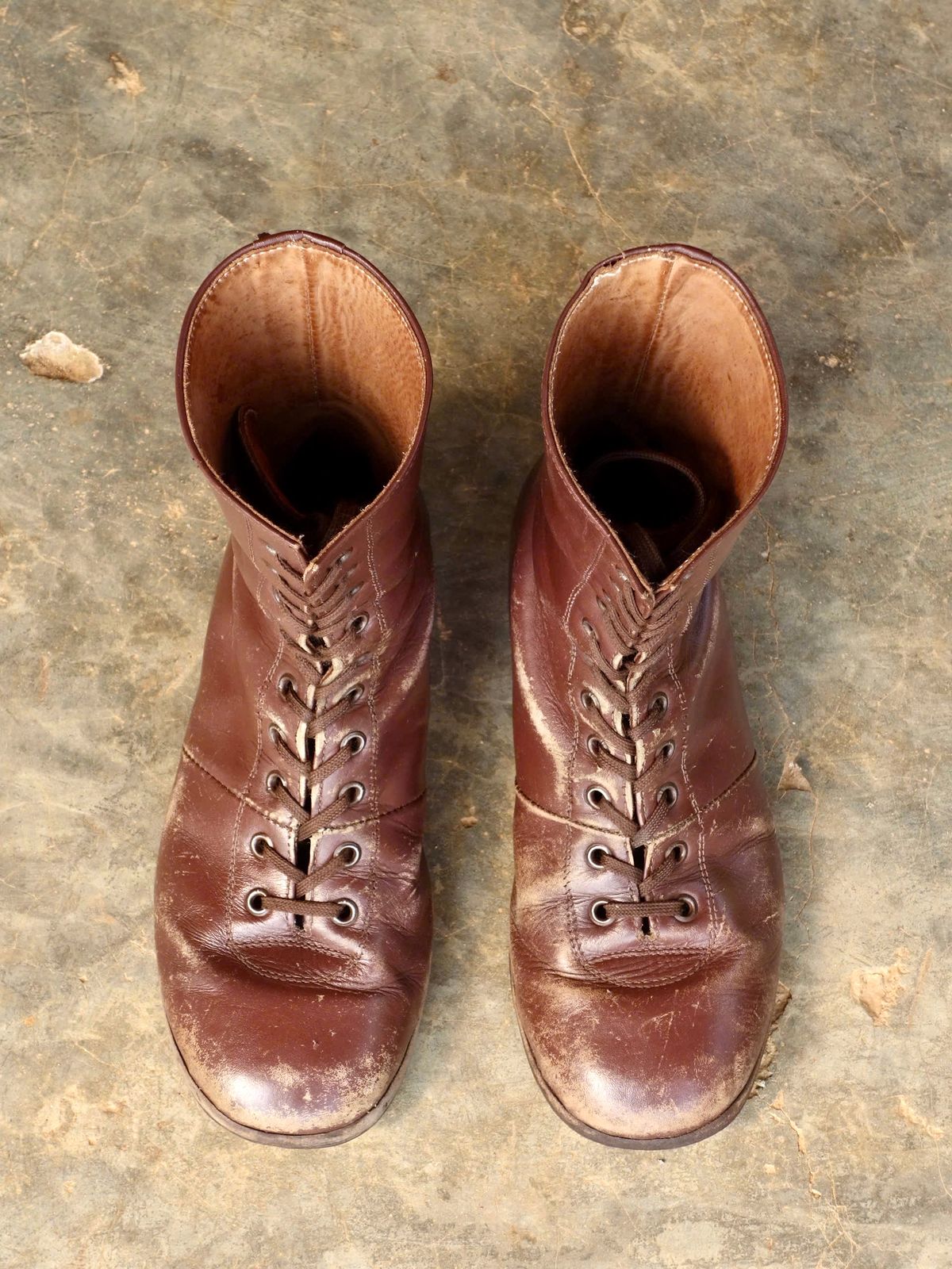 Photo by luutruc07 on April 1, 2026 of the Unknown Maker Unknown Model in Brown Leather.