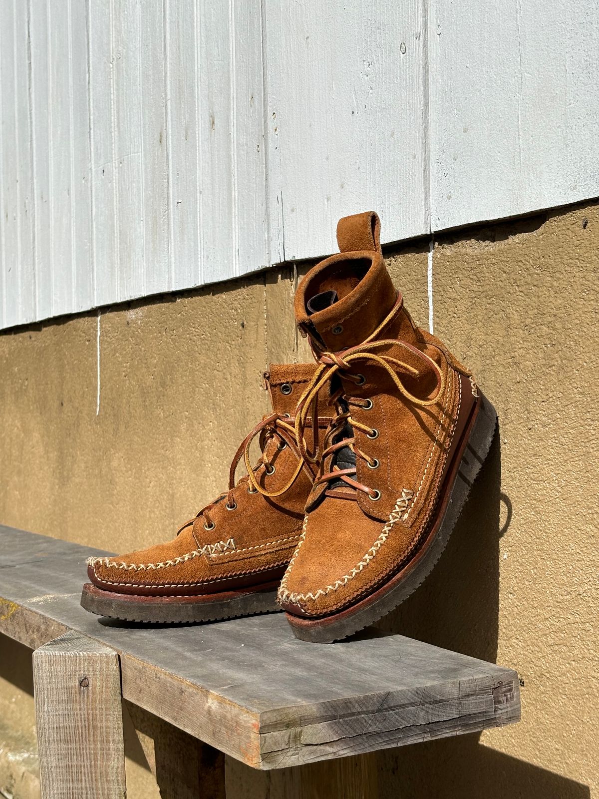 Photo by luutruc07 on December 5, 2023 of the Yuketen Maine Guide DB Boots in Horween Full Grain Flesh-Out.