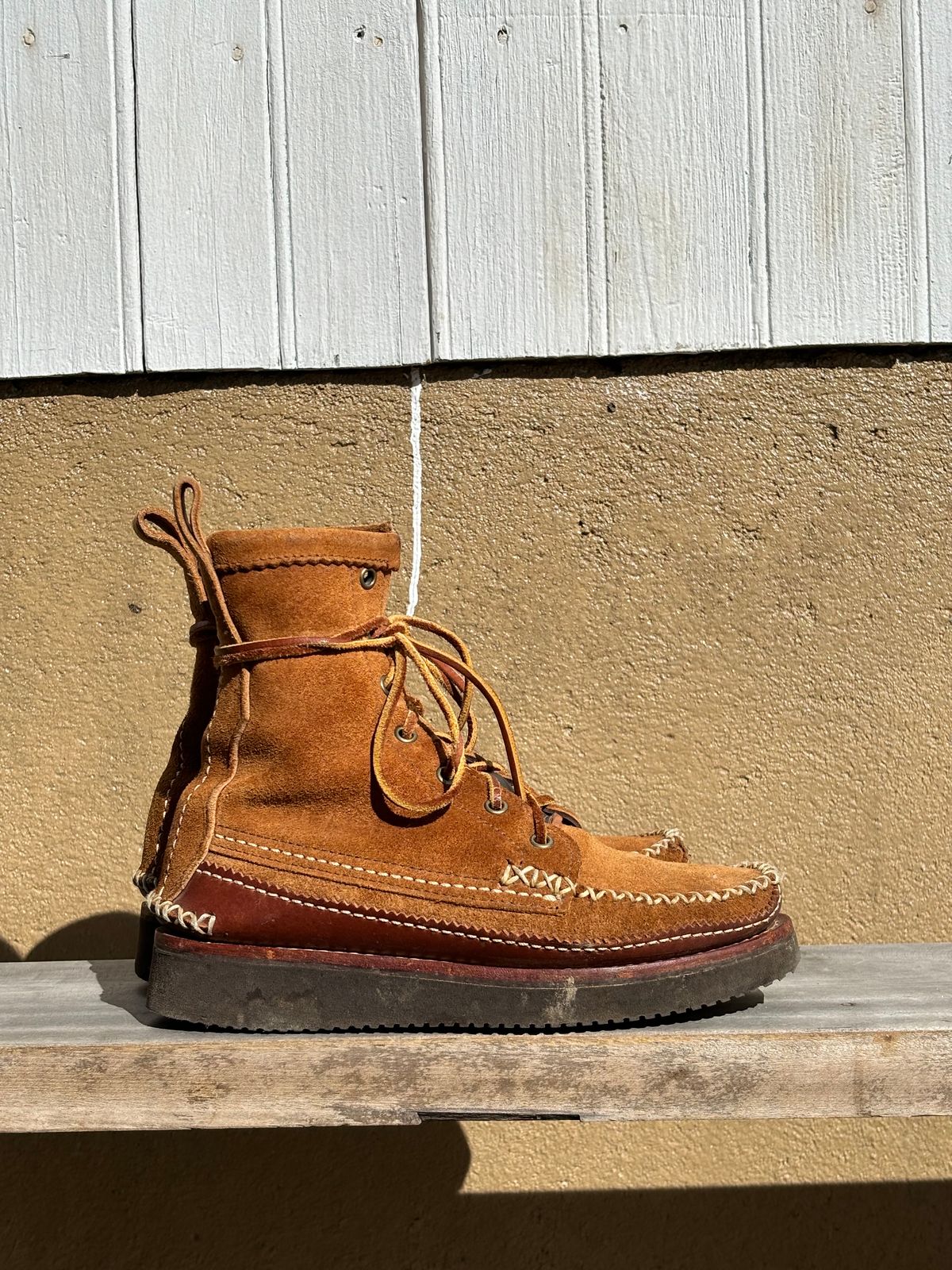 Photo by luutruc07 on December 5, 2023 of the Yuketen Maine Guide DB Boots in Horween Full Grain Flesh-Out.