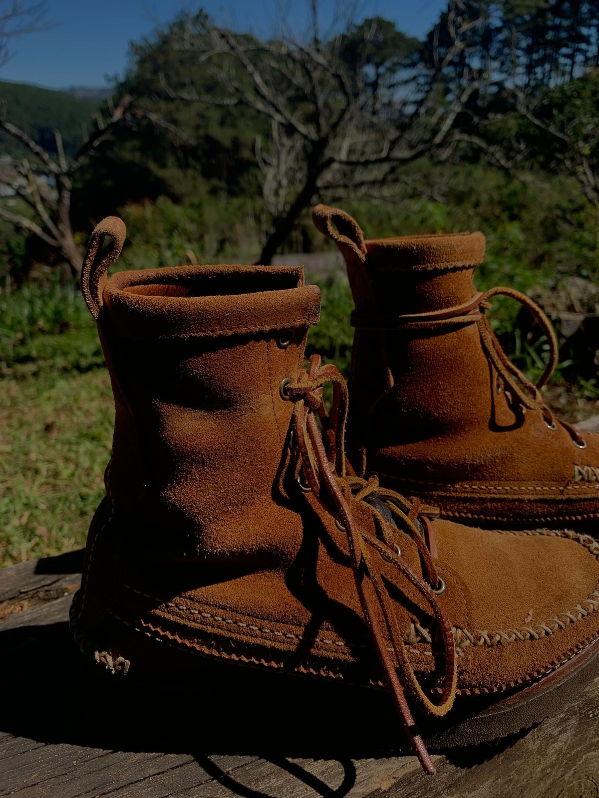 Photo by luutruc07 on January 4, 2024 of the Yuketen Maine Guide DB Boots in Horween Full Grain Flesh-Out.