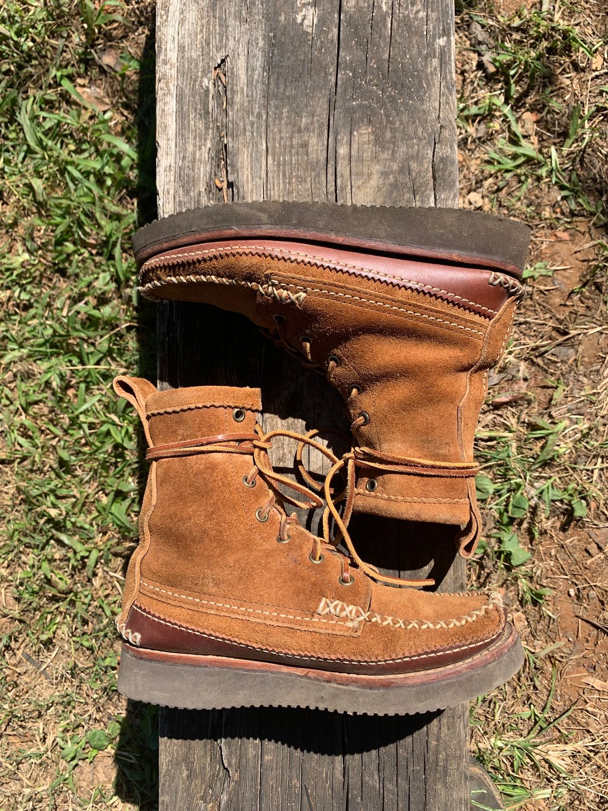 Photo by luutruc07 on January 4, 2024 of the Yuketen Maine Guide DB Boots in Horween Full Grain Flesh-Out.