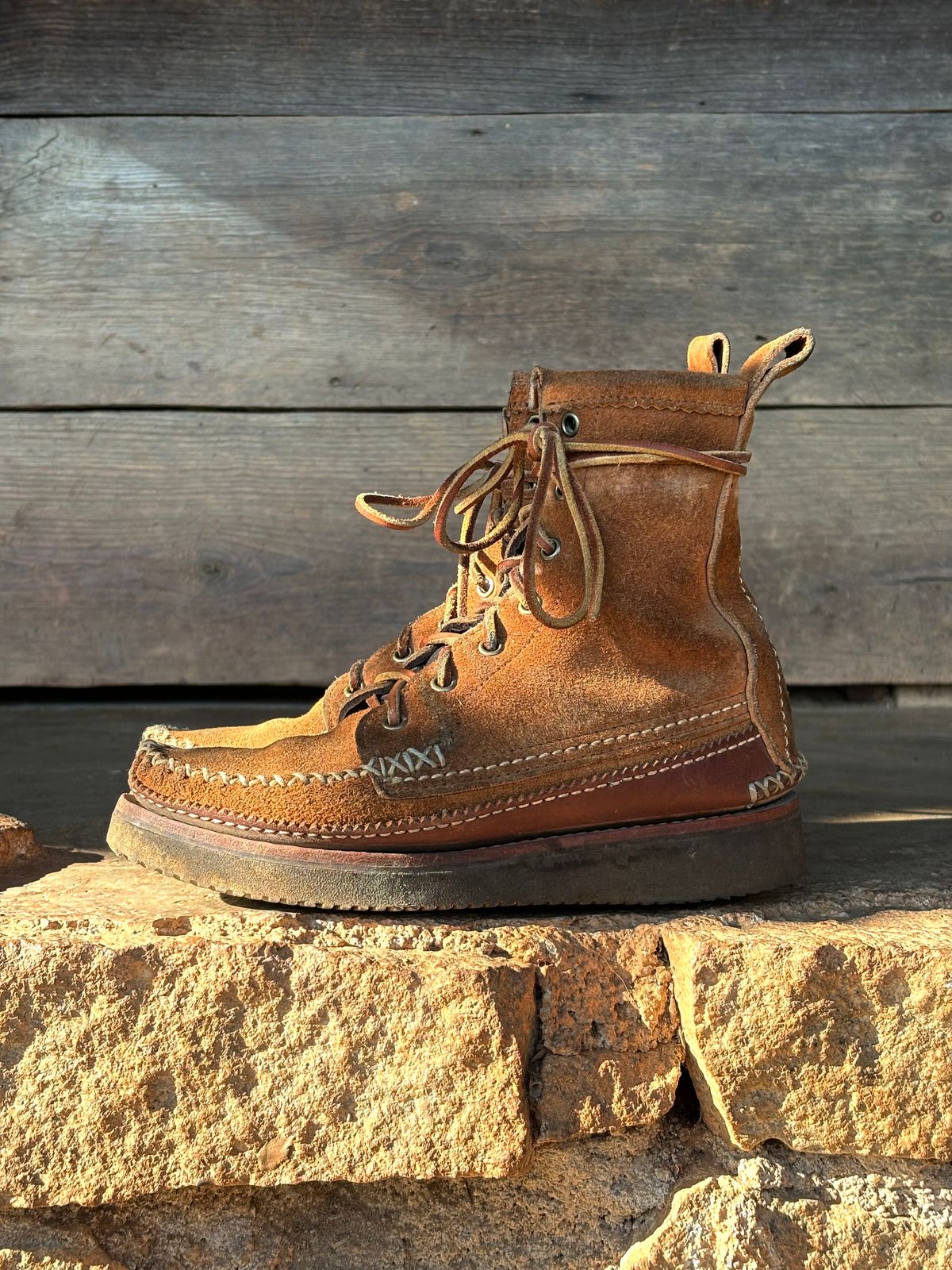 Photo by luutruc07 on February 5, 2024 of the Yuketen Maine Guide DB Boots in Horween Full Grain Flesh-Out.