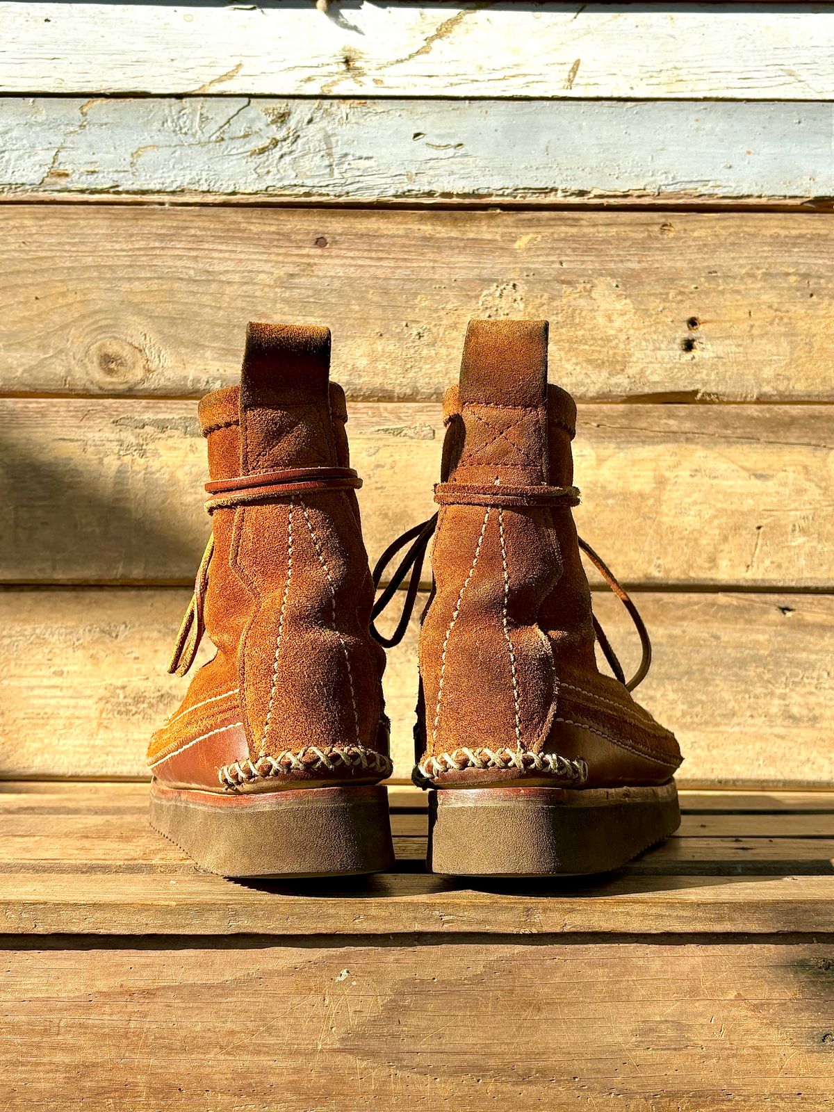 Photo by luutruc07 on March 5, 2024 of the Yuketen Maine Guide DB Boots in Horween Full Grain Flesh-Out.