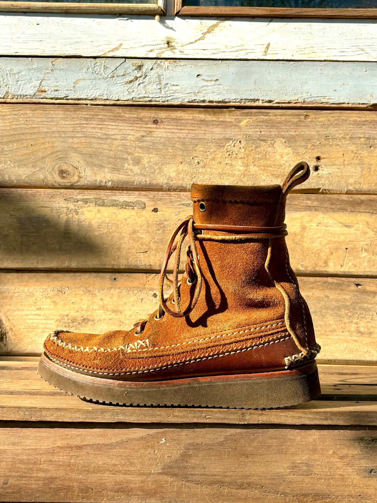 Photo by luutruc07 on March 5, 2024 of the Yuketen Maine Guide DB Boots in Horween Full Grain Flesh-Out.