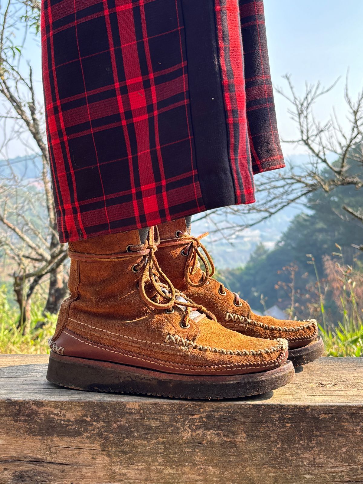 Photo by luutruc07 on March 7, 2024 of the Yuketen Maine Guide DB Boots in Horween Full Grain Flesh-Out.
