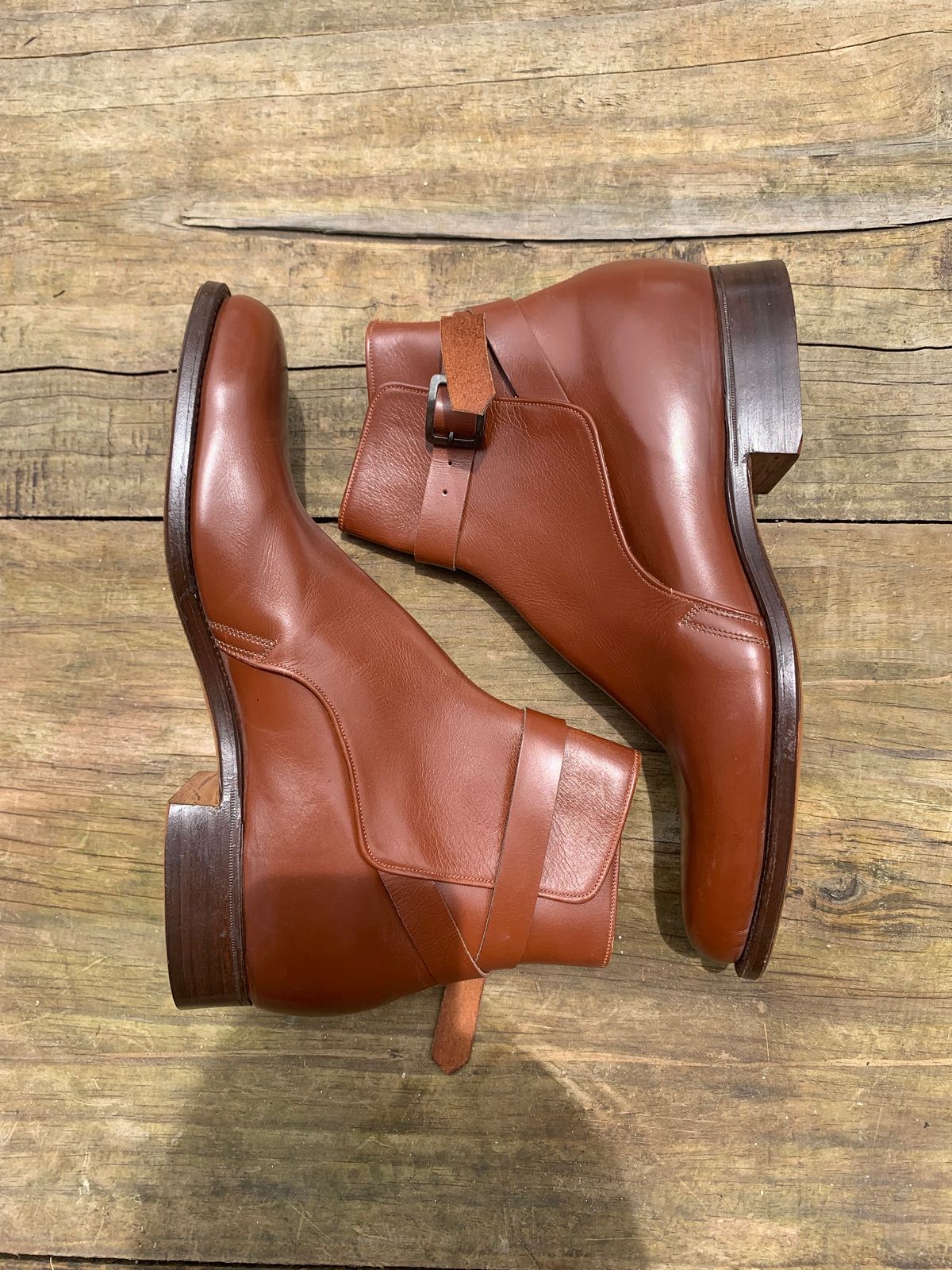 Photo by luutruc07 on October 1, 2023 of the Ring & Brewer Jodhpur in Brown Calf.