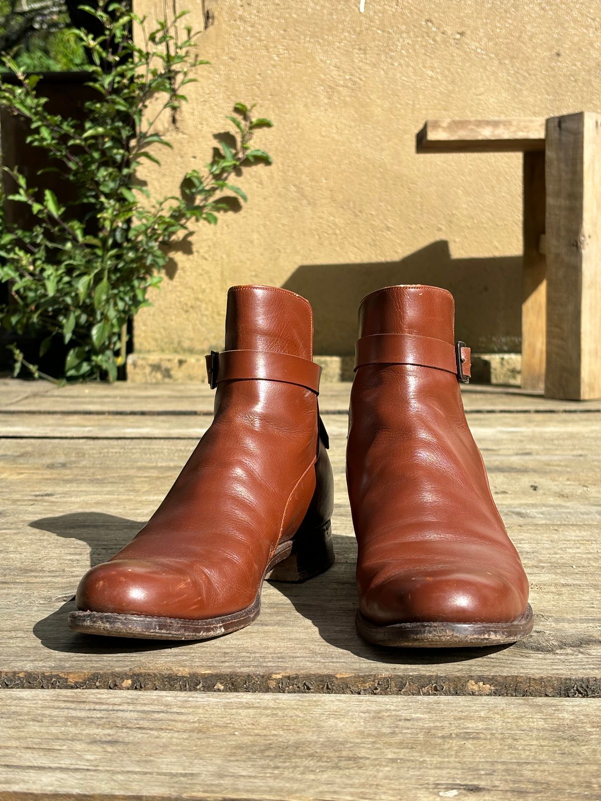 Photo by luutruc07 on November 4, 2023 of the Ring & Brewer Jodhpur in Brown Calf.
