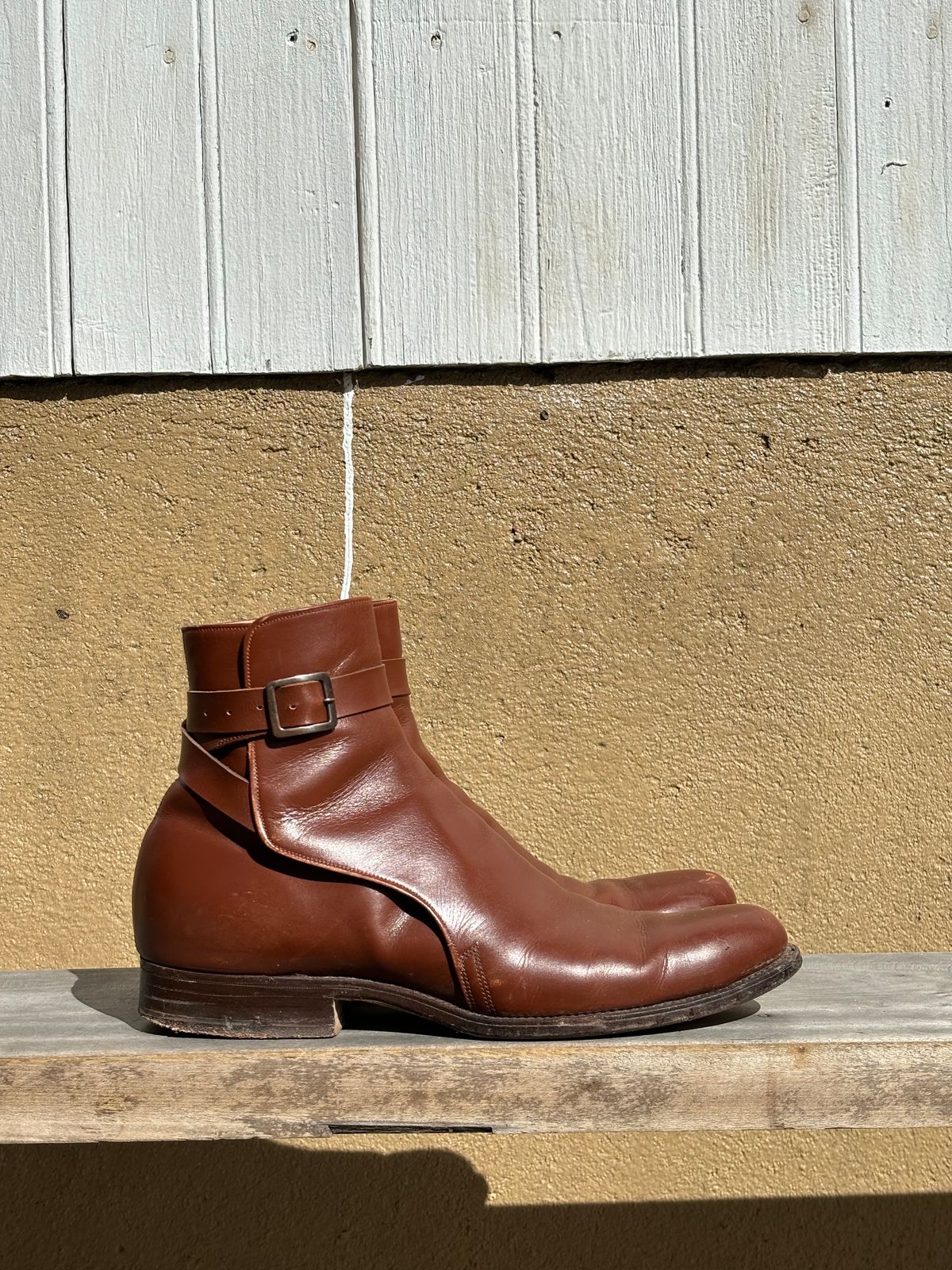 Photo by luutruc07 on December 5, 2023 of the Ring & Brewer Jodhpur in Brown Calf.
