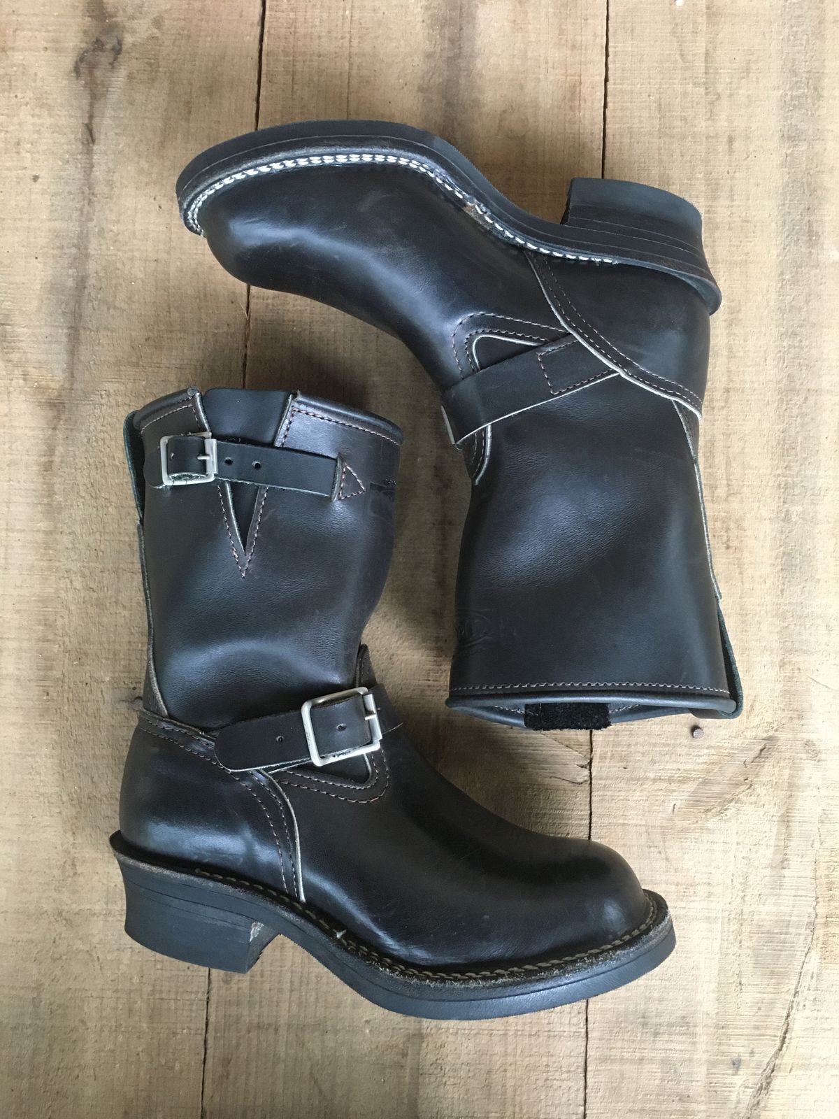 Photo by luutruc07 on October 1, 2022 of the Wesco Boss Engineer Boot in Unlisted Leather.