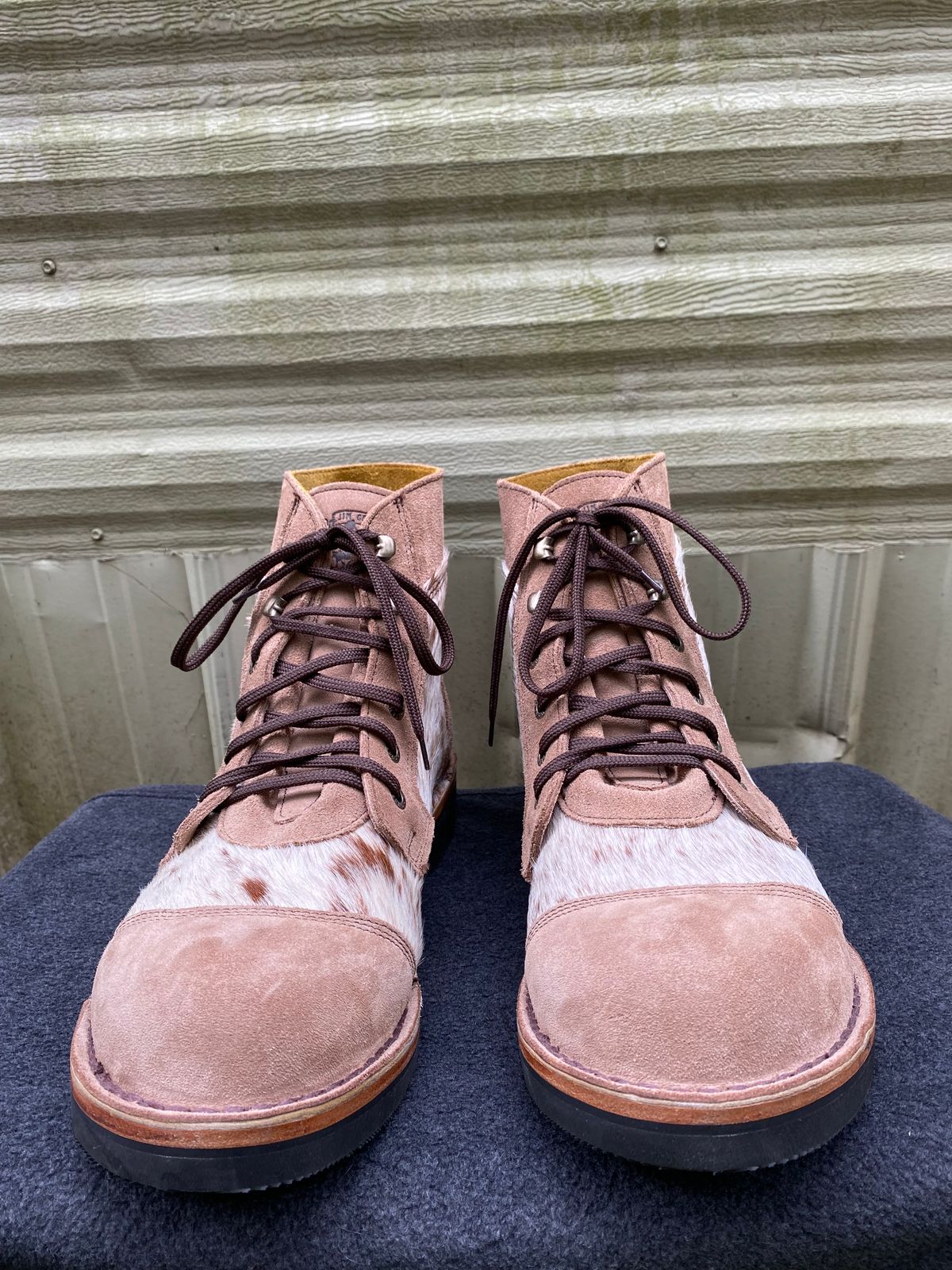 Photo by wedgebert on October 1, 2024 of the Jim Green Numzaan in Nguni Cattle Vamp/Fawn Roughout.