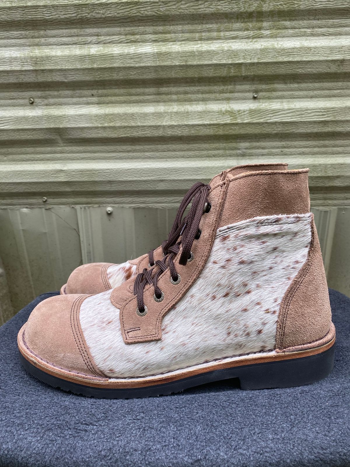 Photo by wedgebert on October 1, 2024 of the Jim Green Numzaan in Nguni Cattle Vamp/Fawn Roughout.