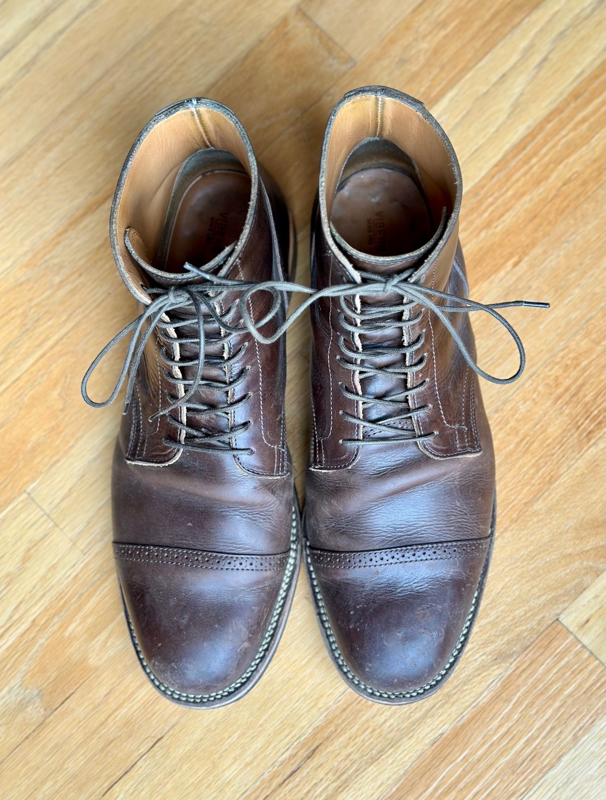 Photo by mattmcmhn on January 5, 2023 of the Viberg Service Boot BCT in Guidi Olive Calf.