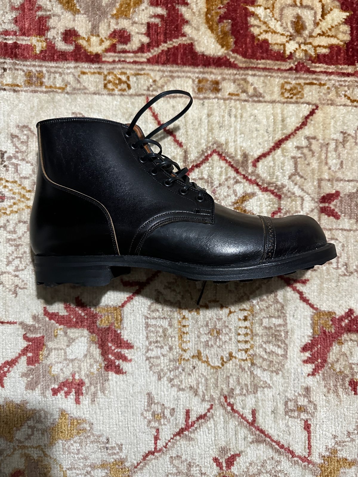 Photo by mattmcmhn on November 7, 2023 of the Viberg Service Boot BCT in Shinki Black Oiled Horsebutt.