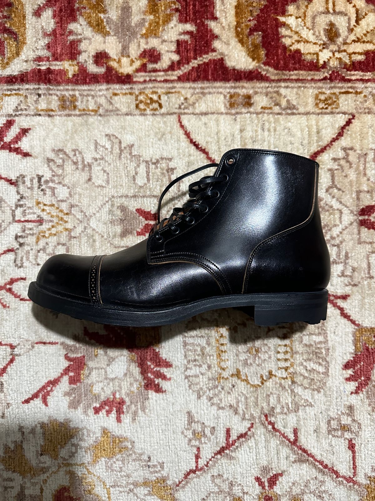 Photo by mattmcmhn on November 7, 2023 of the Viberg Service Boot BCT in Shinki Black Oiled Horsebutt.