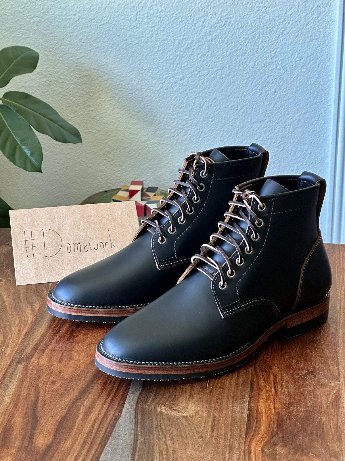 Photo by pigeontree on October 1, 2022 of the Santalum x PTC The Klondike Service Boot in S.B. Foot Black Klondike.