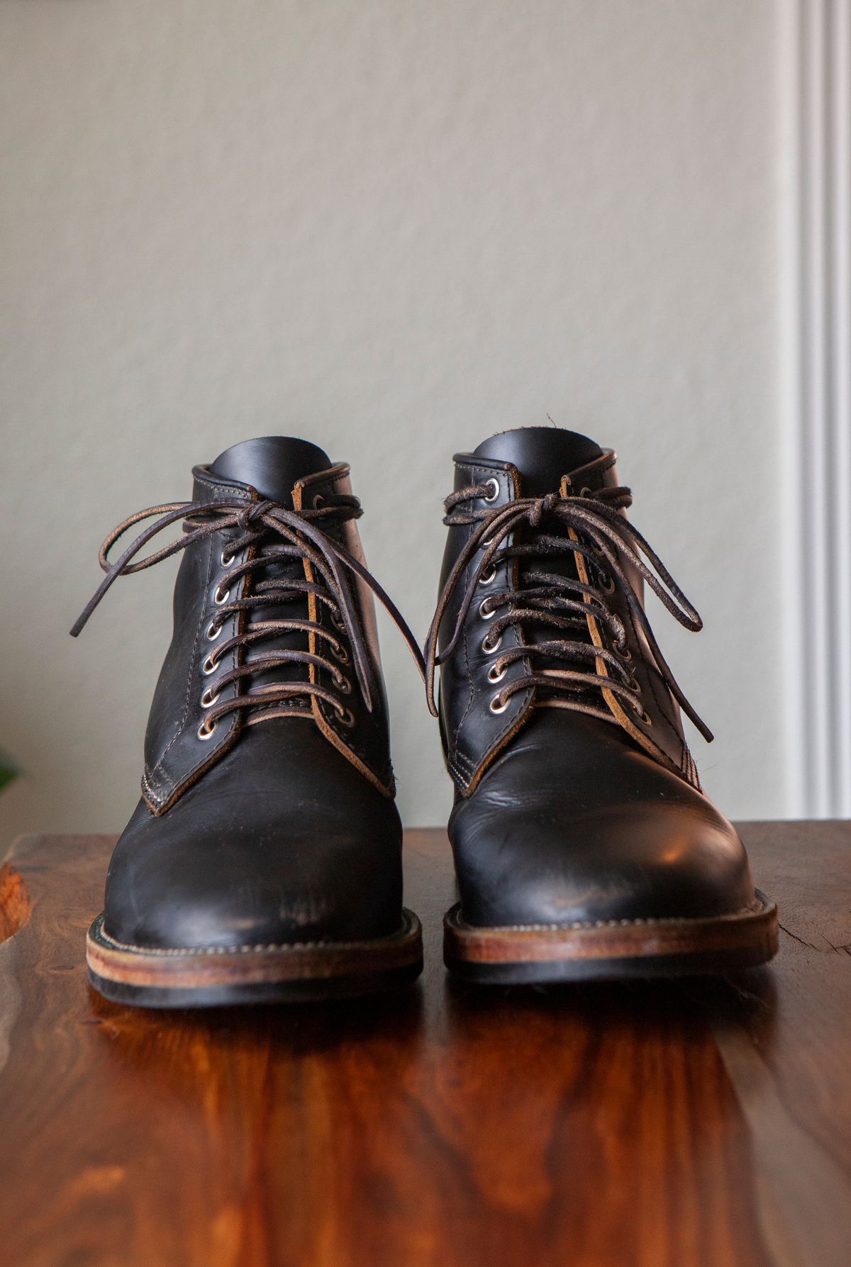 Photo by pigeontree on November 2, 2022 of the Santalum x PTC The Klondike Service Boot in S.B. Foot Black Klondike.