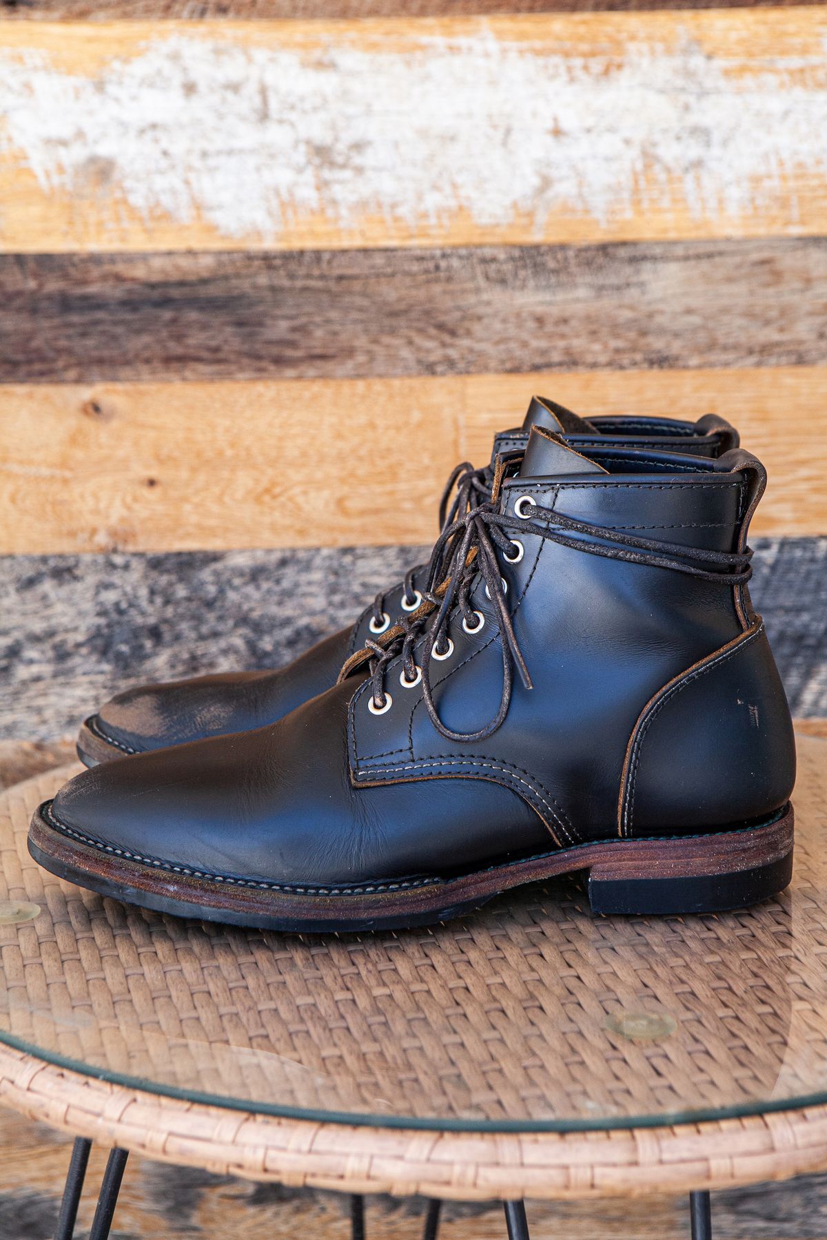 Photo by pigeontree on February 2, 2023 of the Santalum x PTC The Klondike Service Boot in S.B. Foot Black Klondike.