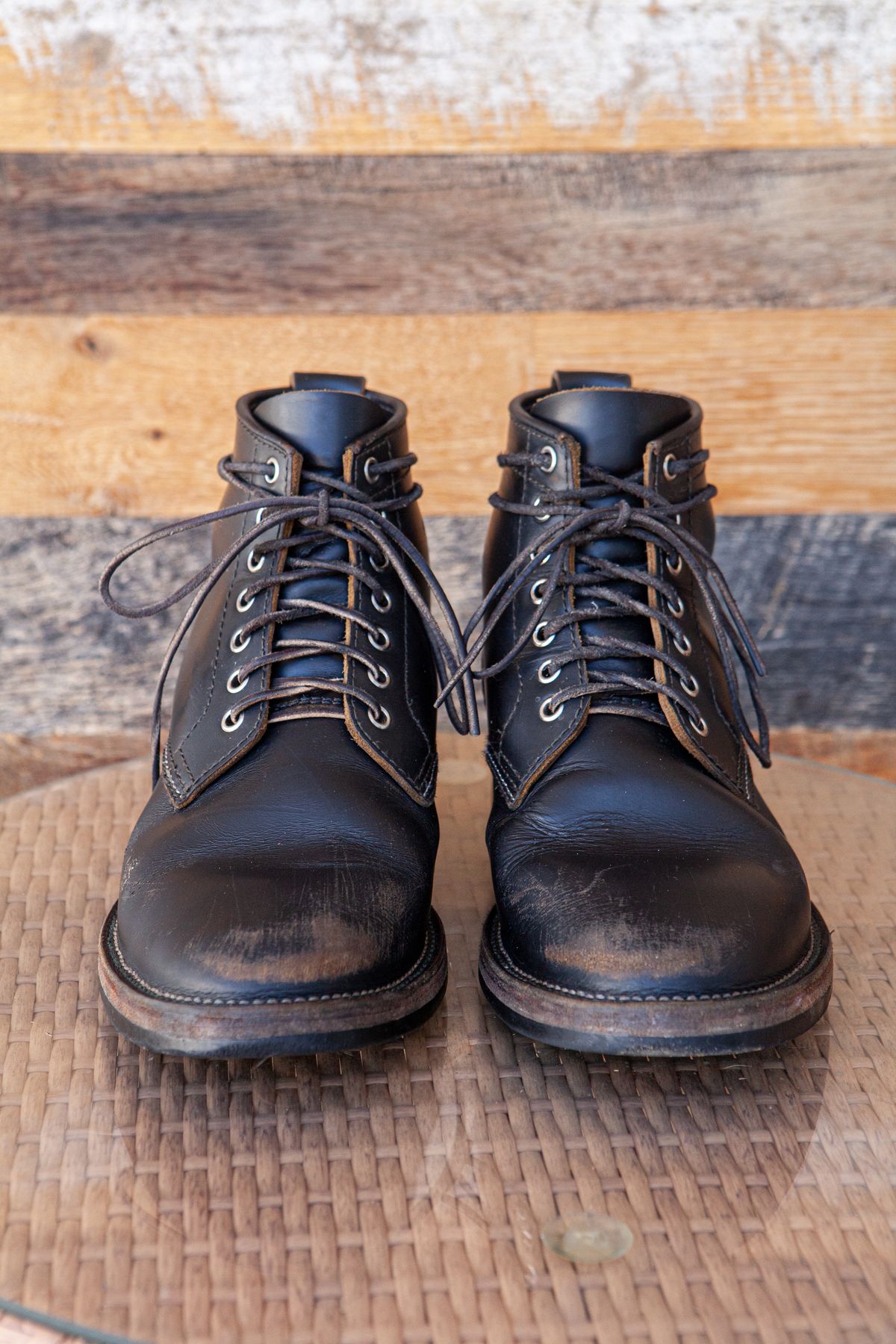 Photo by pigeontree on March 2, 2023 of the Santalum x PTC The Klondike Service Boot in S.B. Foot Black Klondike.