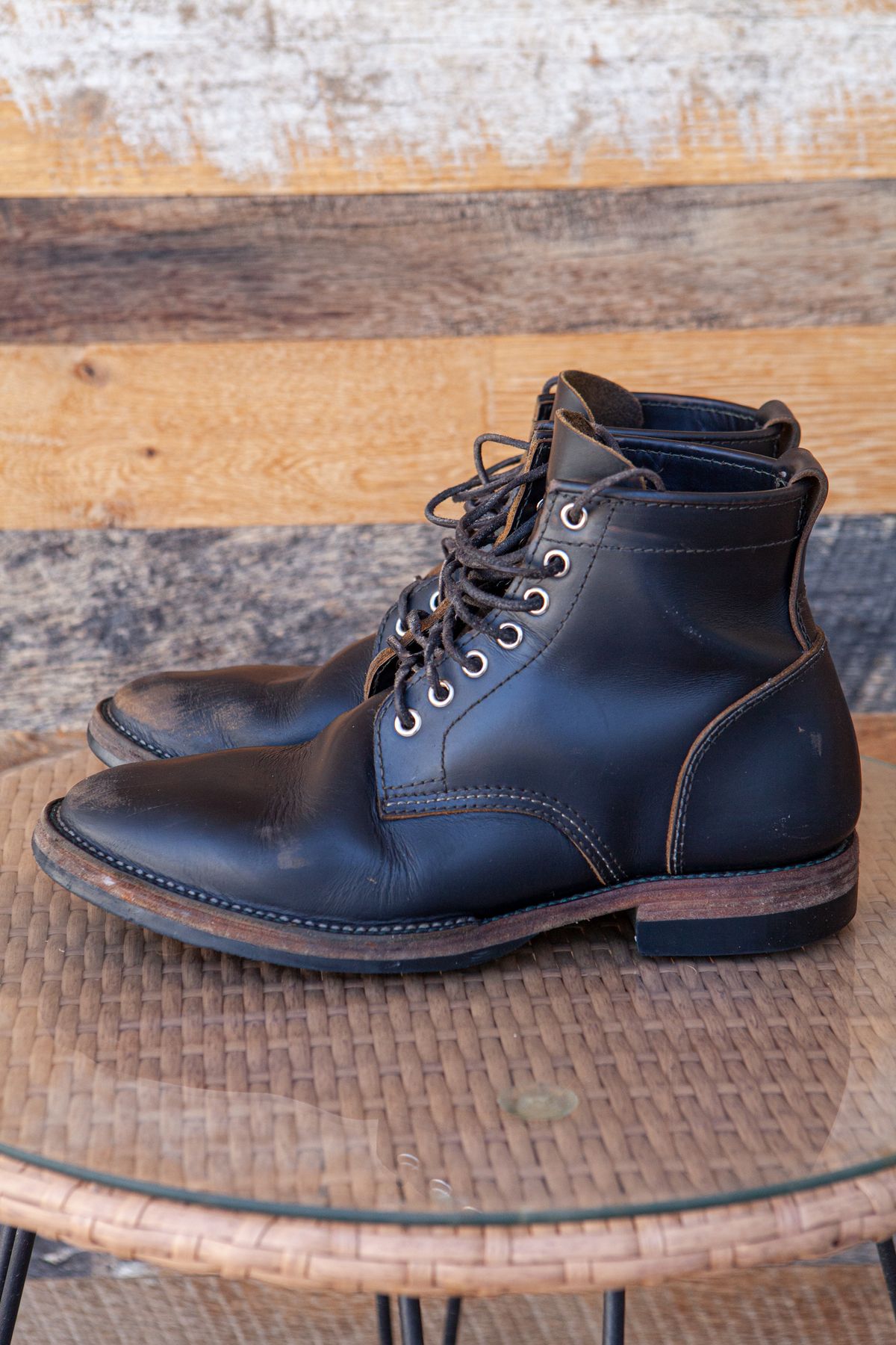 Photo by pigeontree on March 2, 2023 of the Santalum x PTC The Klondike Service Boot in S.B. Foot Black Klondike.