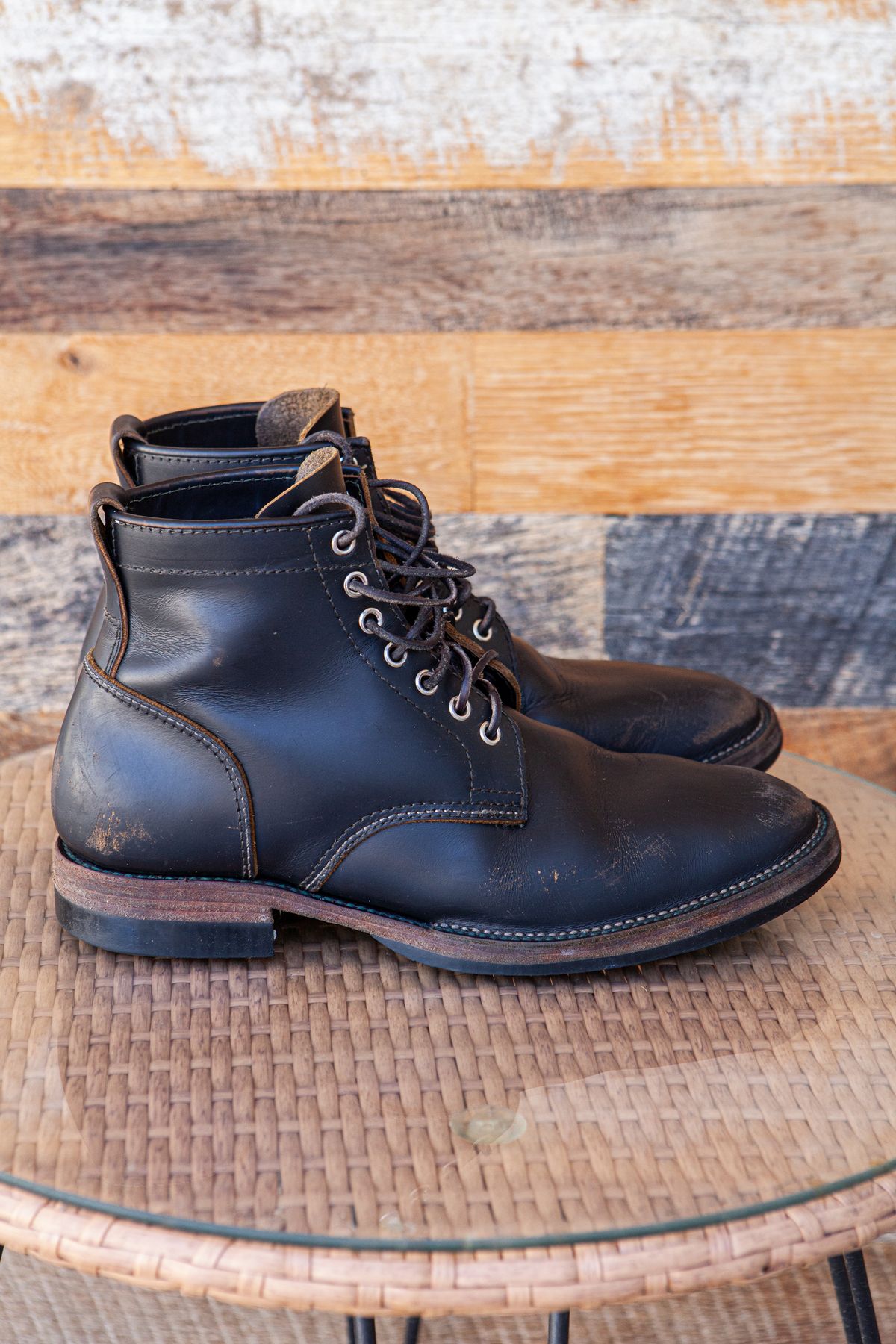 Photo by pigeontree on March 2, 2023 of the Santalum x PTC The Klondike Service Boot in S.B. Foot Black Klondike.