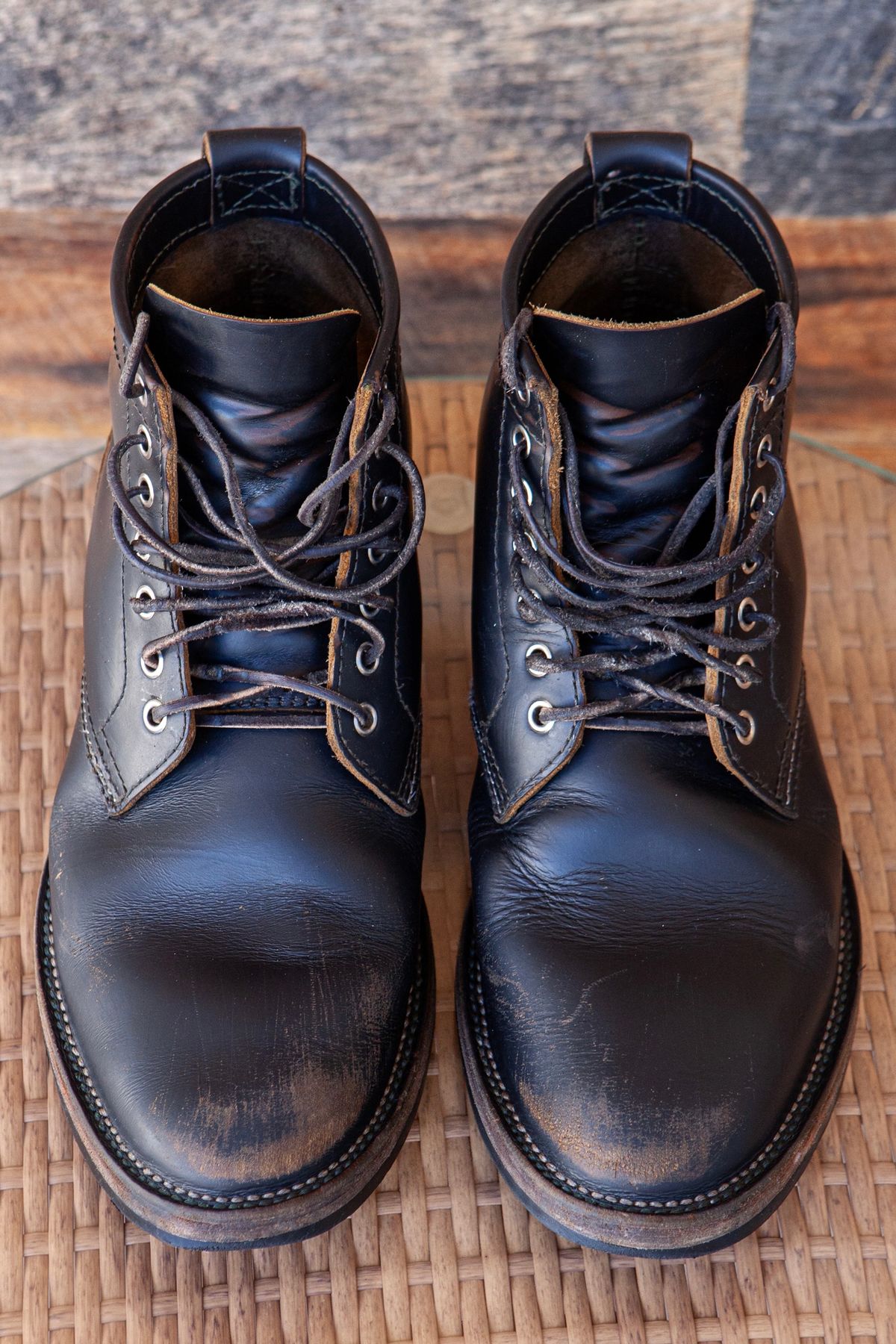 Photo by pigeontree on March 2, 2023 of the Santalum x PTC The Klondike Service Boot in S.B. Foot Black Klondike.