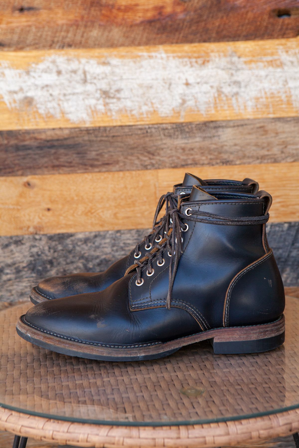 Photo by pigeontree on April 3, 2023 of the Santalum x PTC The Klondike Service Boot in S.B. Foot Black Klondike.