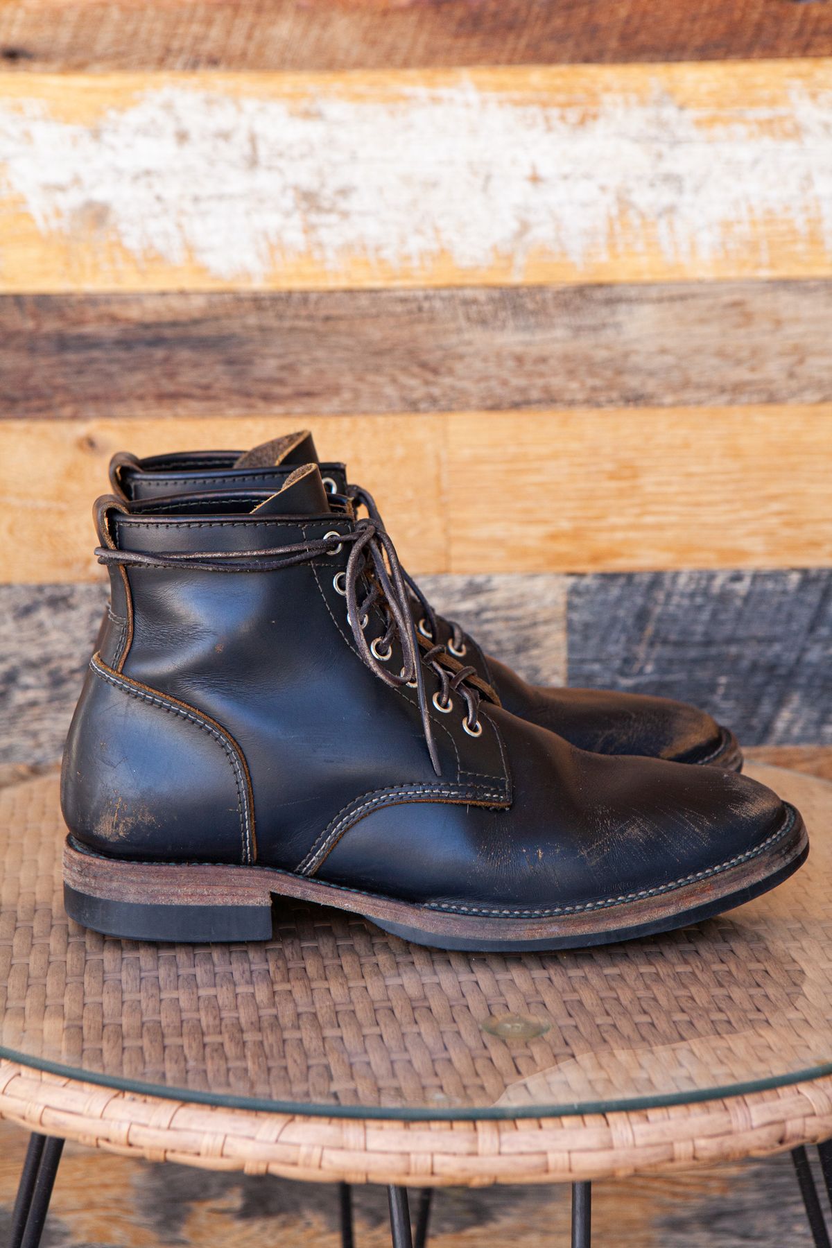 Photo by pigeontree on April 3, 2023 of the Santalum x PTC The Klondike Service Boot in S.B. Foot Black Klondike.