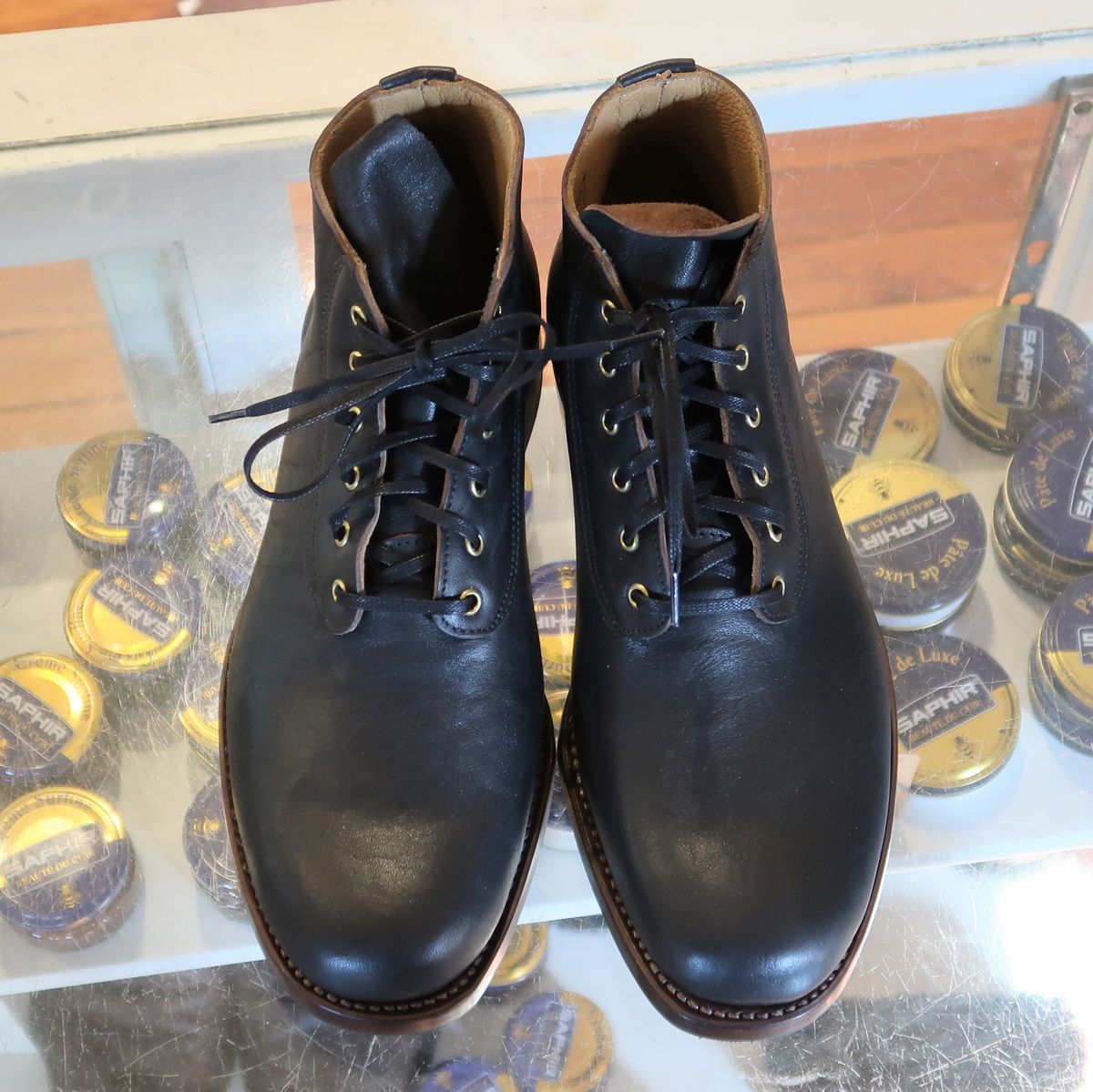 Photo by unsung on October 3, 2023 of the Unsung Prototype in Horween Black Wrangler Horsehide.
