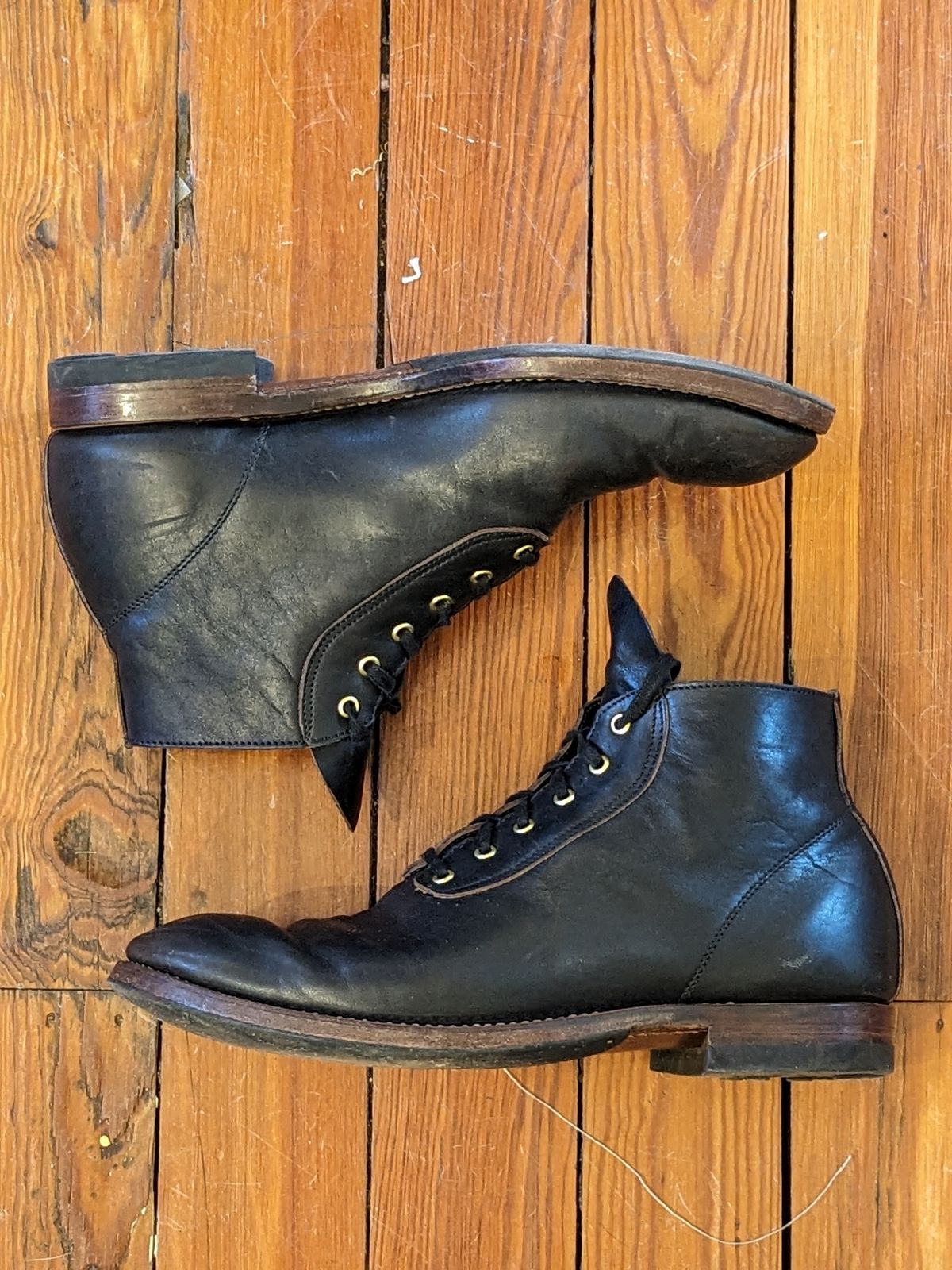 Photo by unsung on November 1, 2023 of the Unsung Prototype in Horween Black Wrangler Horsehide.