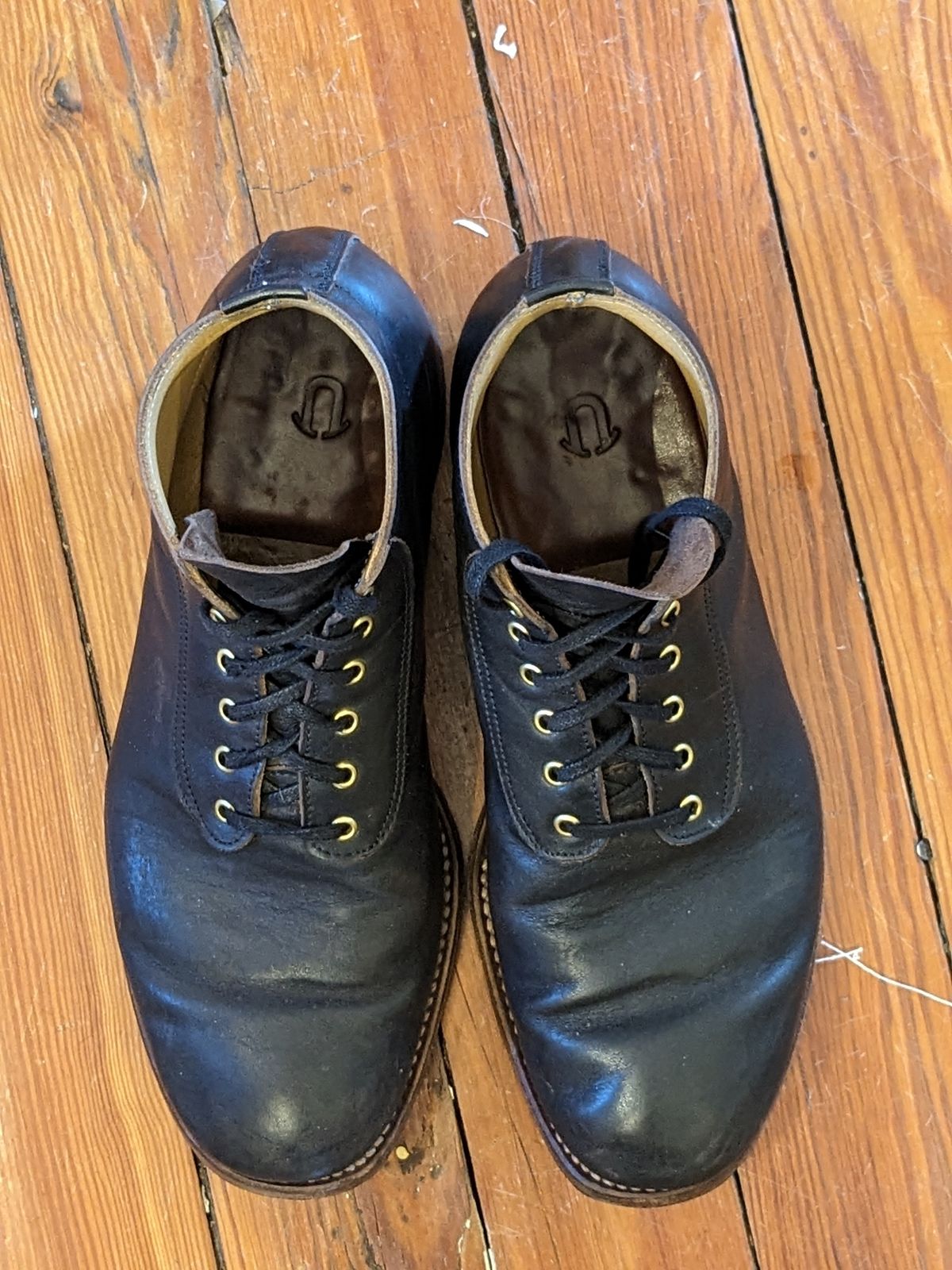 Photo by unsung on November 1, 2023 of the Unsung Prototype in Horween Black Wrangler Horsehide.