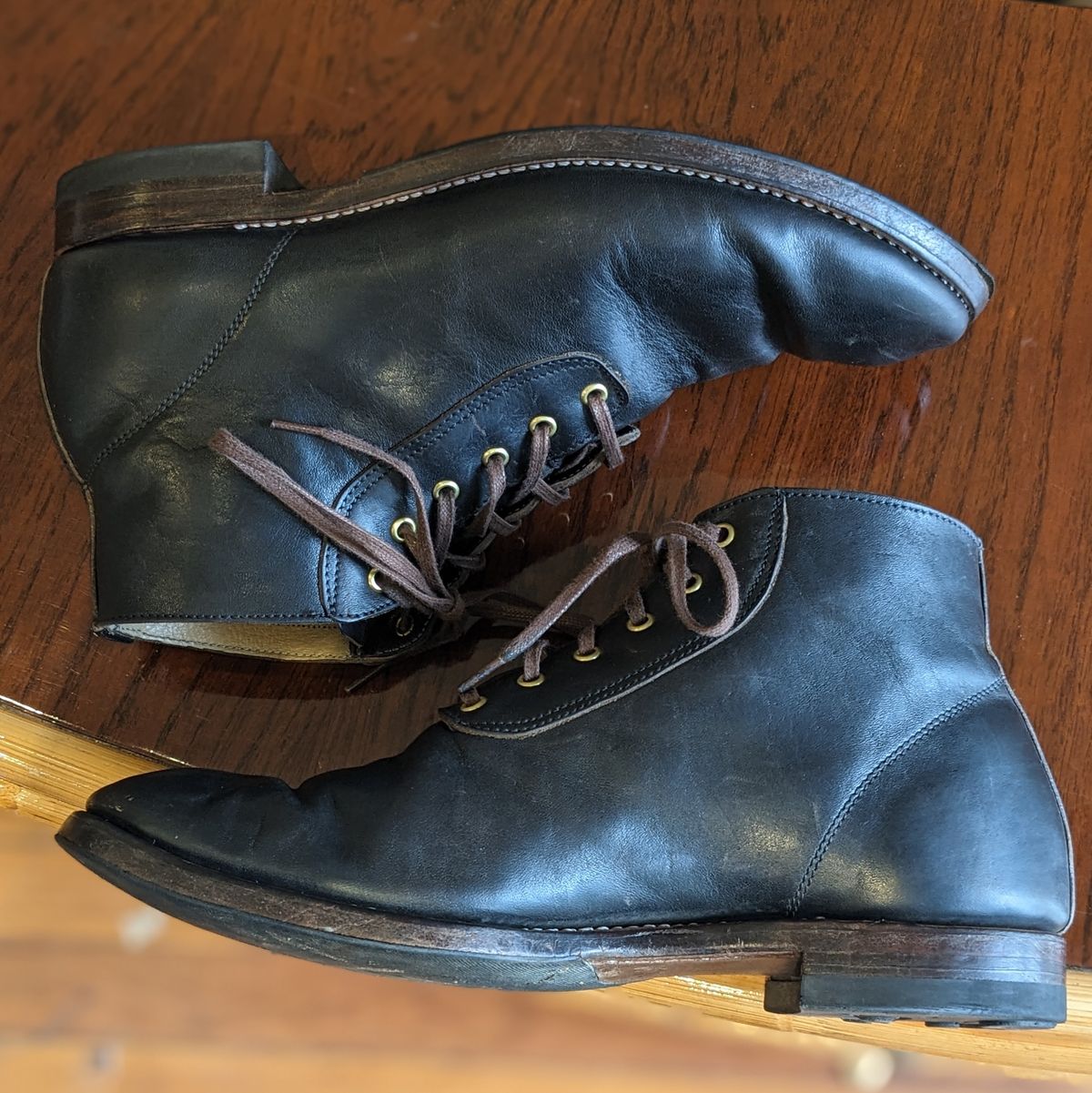 Photo by unsung on March 2, 2024 of the Unsung Prototype in Horween Black Wrangler Horsehide.