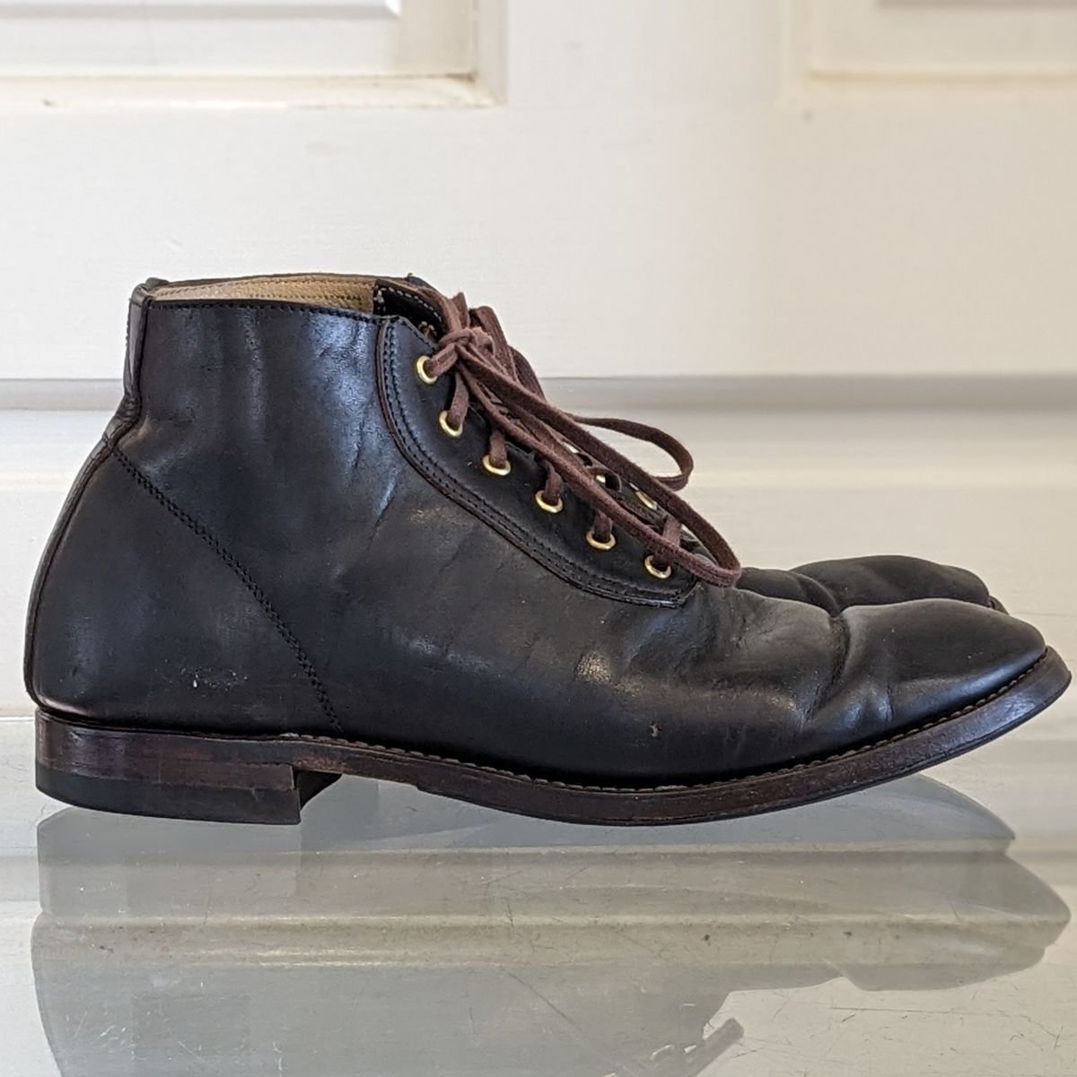 Photo by unsung on April 5, 2024 of the Unsung Prototype in Horween Black Wrangler Horsehide.