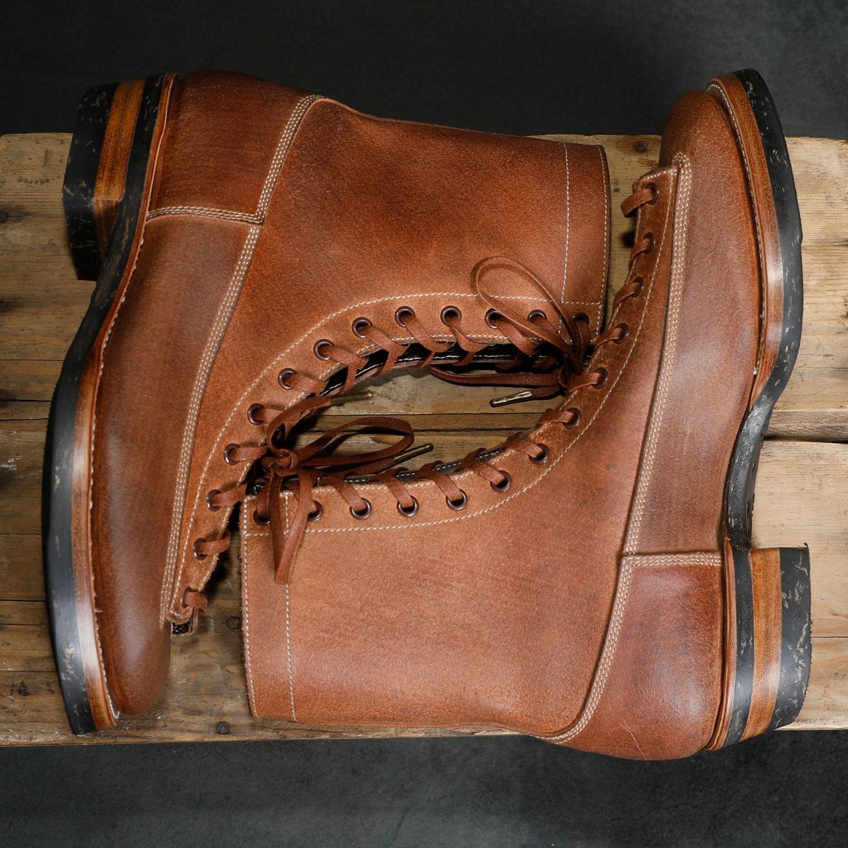 Photo by unsung on November 1, 2024 of the Unsung Prototype LTT in Horween Natural Waxed Flesh.