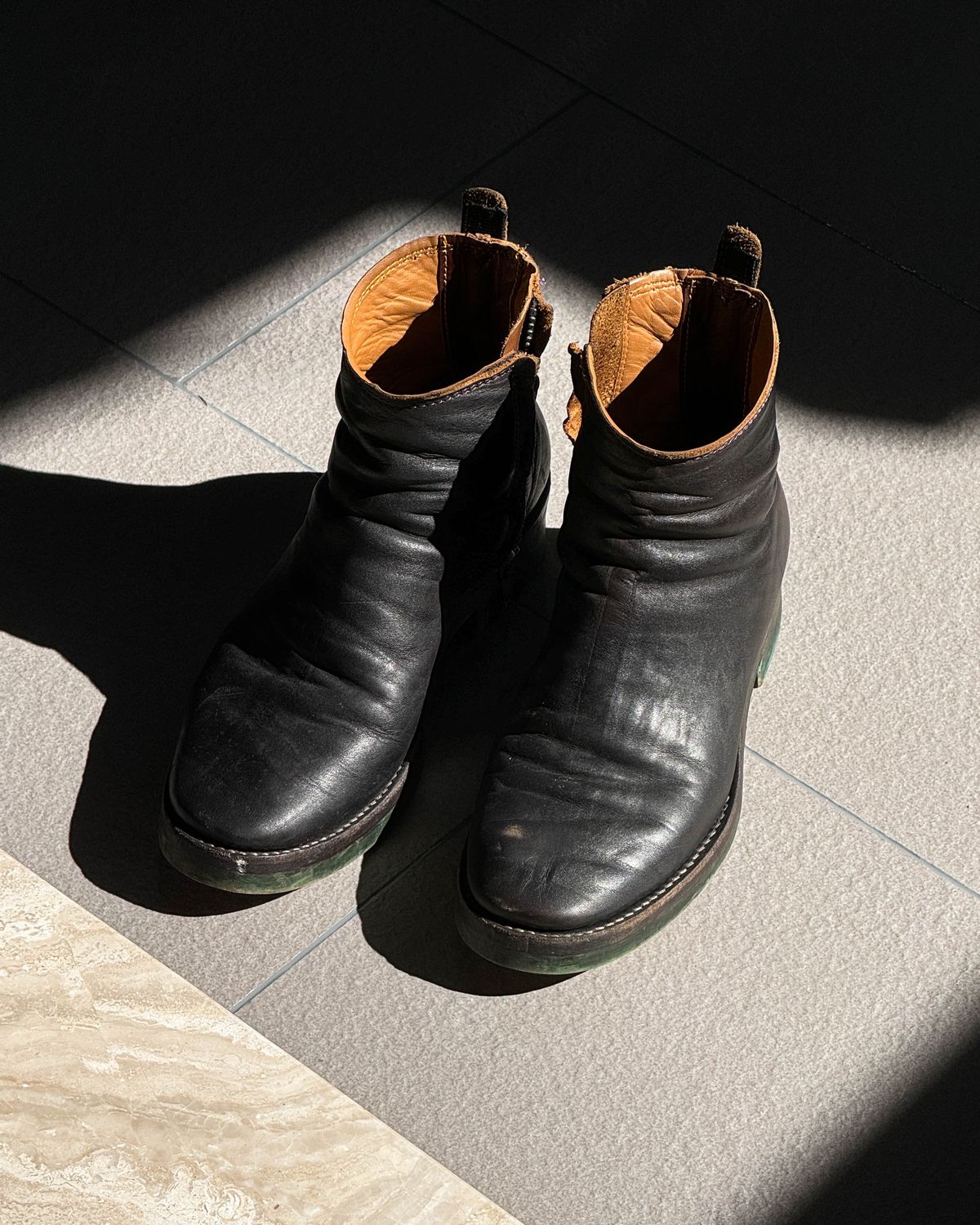 Photo by akito on November 5, 2024 of the Akito Wholecut Side Zip in Prime Asia.