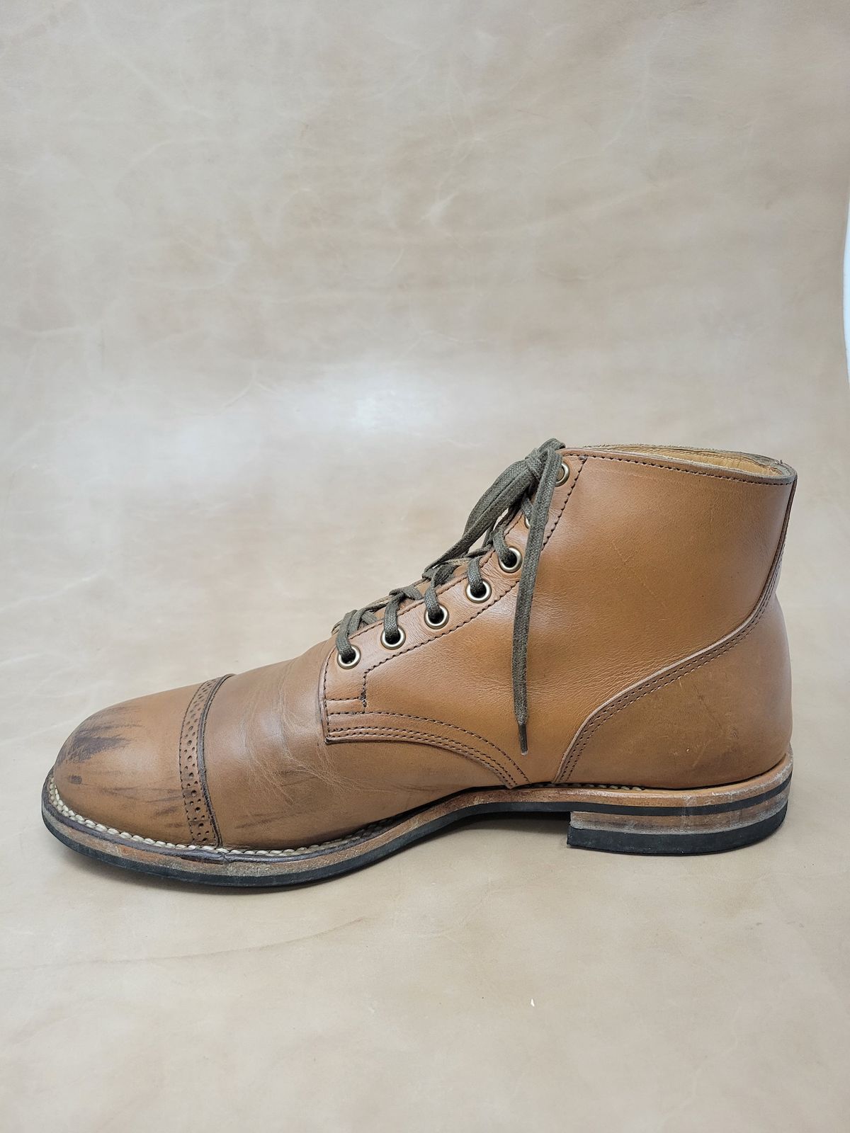 Photo by drdrakeramoray on January 4, 2024 of the Viberg Service Boot BCT in Horween Bourbon Horsebutt.
