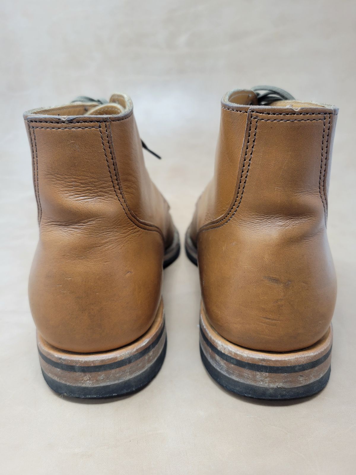 Photo by drdrakeramoray on January 4, 2024 of the Viberg Service Boot BCT in Horween Bourbon Horsebutt.