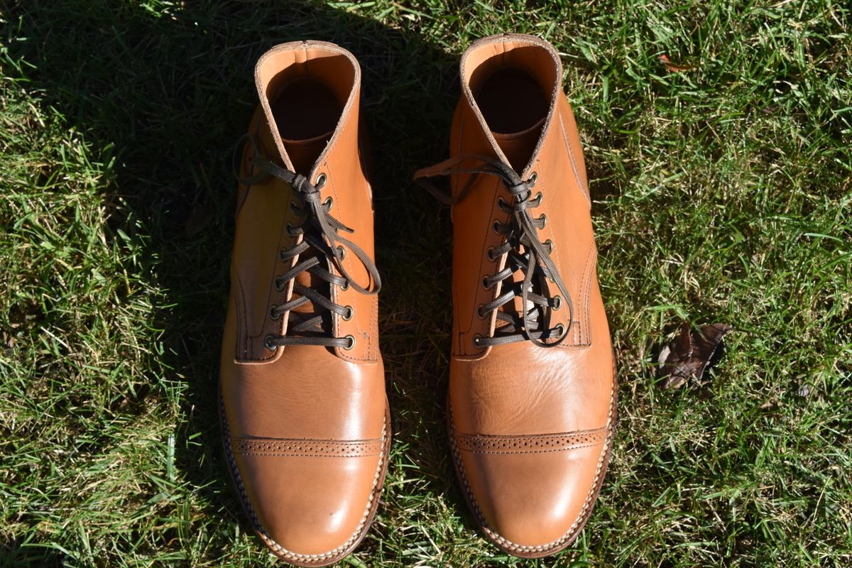 Photo by drdrakeramoray on November 2, 2023 of the Viberg Service Boot BCT in Horween Bourbon Horsebutt.