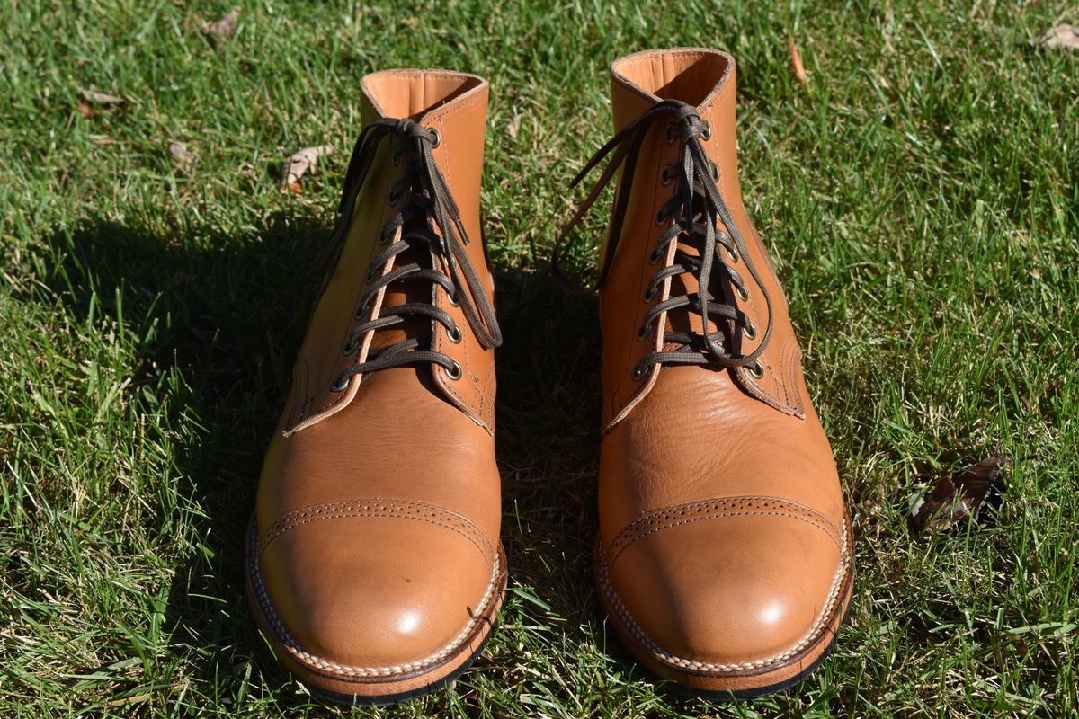 Photo by drdrakeramoray on November 2, 2023 of the Viberg Service Boot BCT in Horween Bourbon Horsebutt.