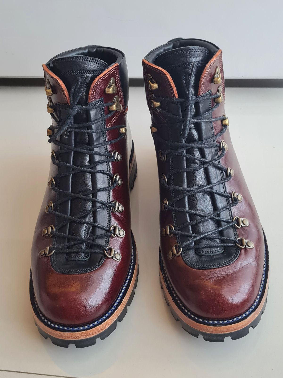 Photo by Littlewood555 on October 2, 2023 of the Fortis Boots Hugo in Shinki Burgundy Oiled Horsebutt.