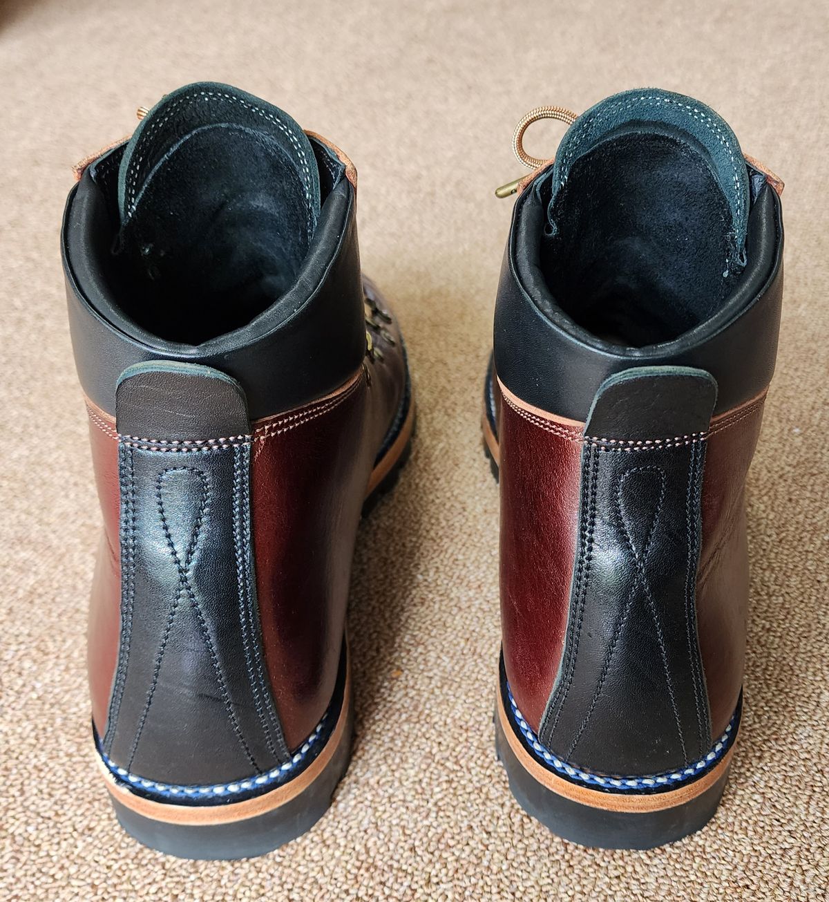 Photo by Littlewood555 on November 4, 2023 of the Fortis Boots Hugo in Shinki Burgundy Oiled Horsebutt.