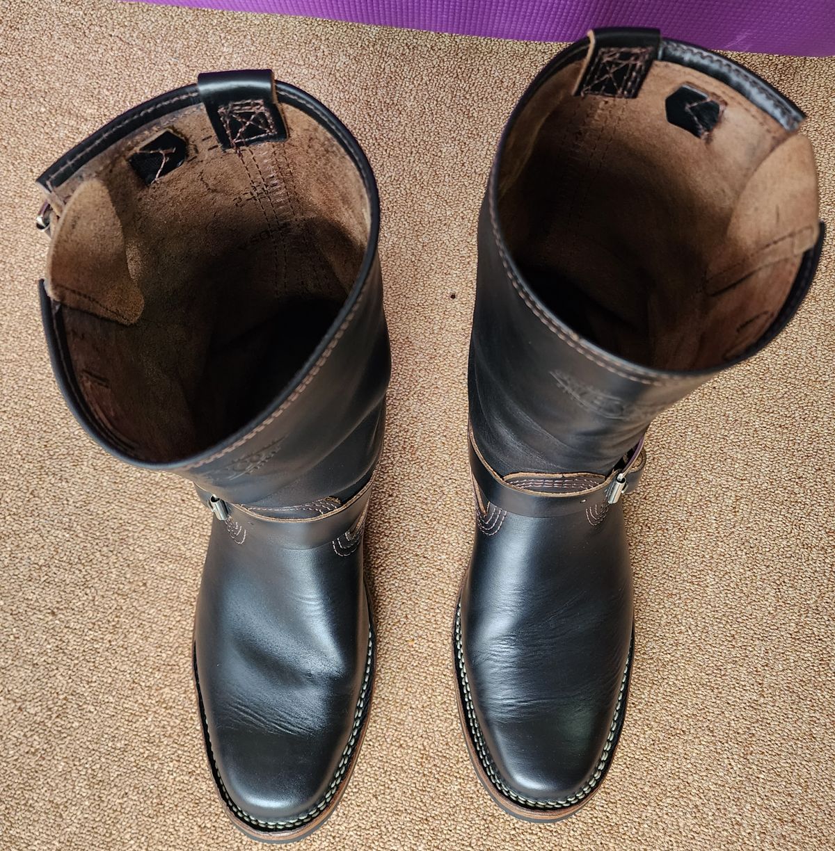 Photo by Littlewood555 on November 4, 2023 of the Wesco Mister Lou in Horween Black Chromexcel Horsehide.