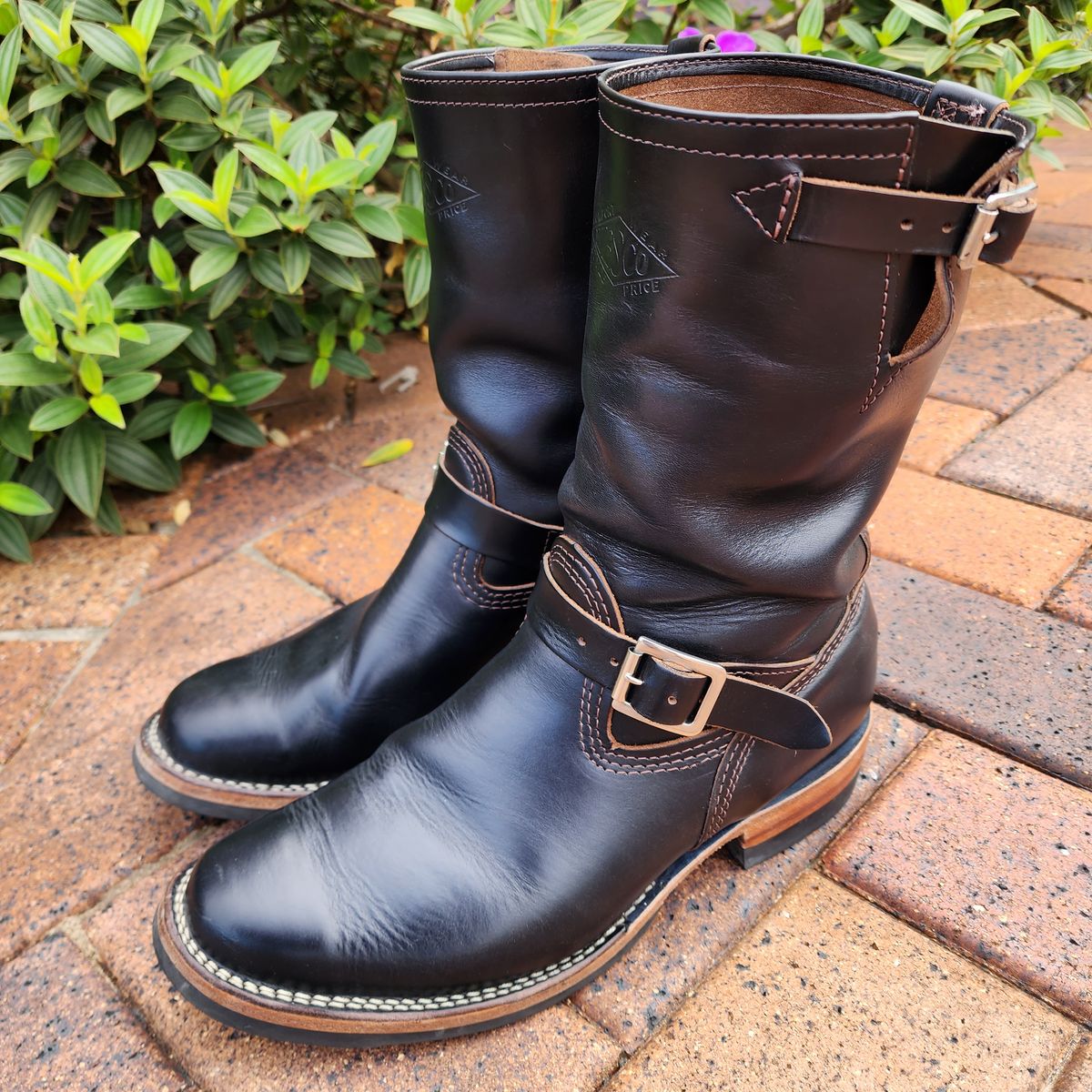 Photo by Littlewood555 on February 5, 2024 of the Wesco Mister Lou in Horween Black Chromexcel Horsehide.
