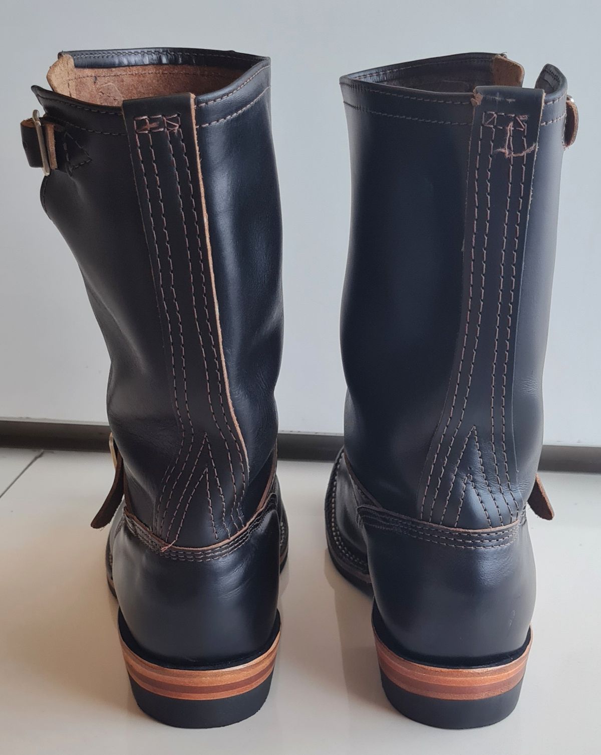 Photo by Littlewood555 on October 2, 2023 of the Wesco Mister Lou in Horween Black Chromexcel Horsehide.