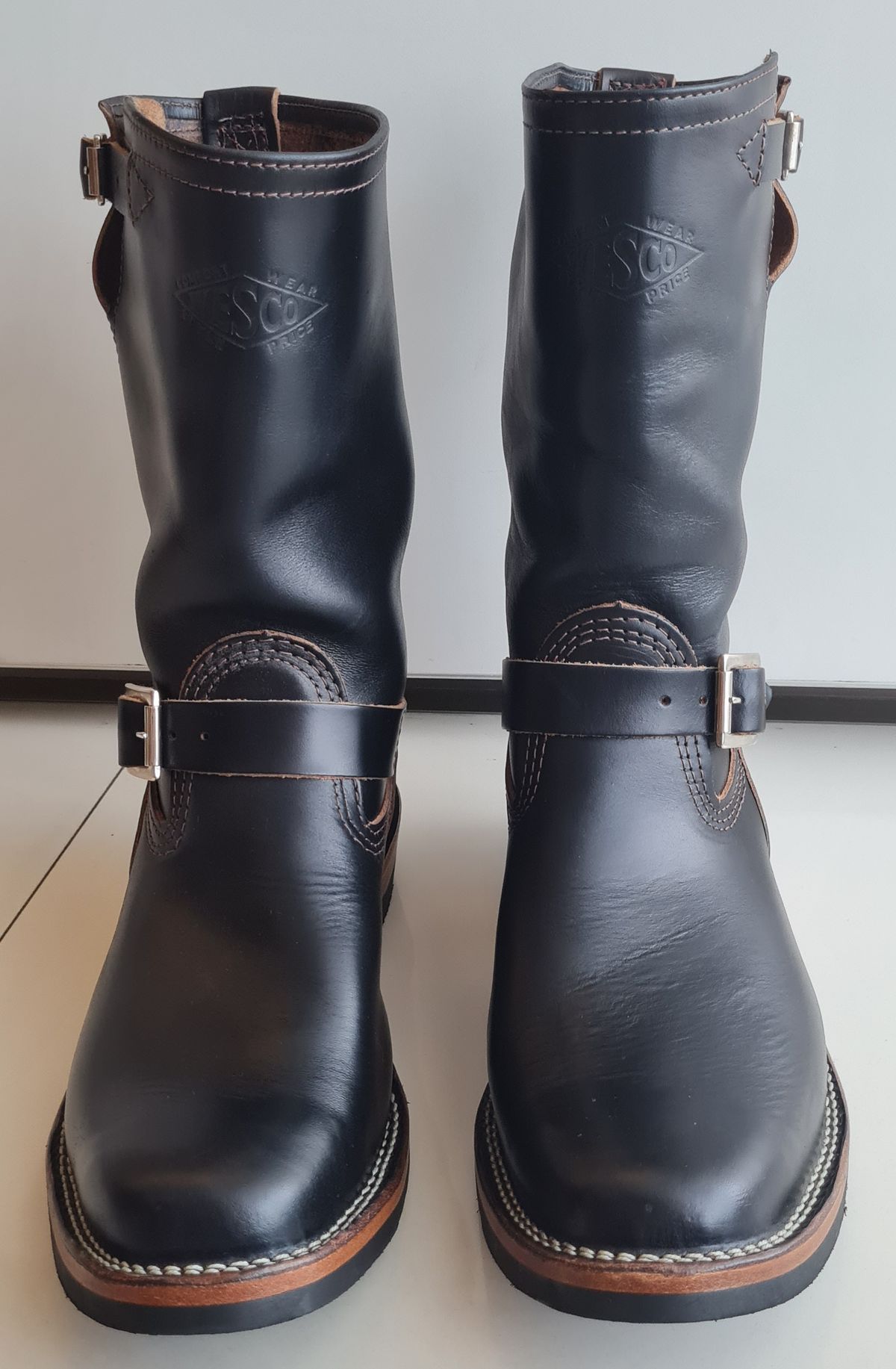 Photo by Littlewood555 on October 2, 2023 of the Wesco Mister Lou in Horween Black Chromexcel Horsehide.