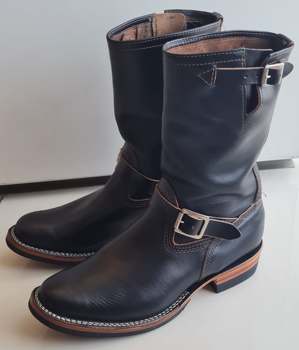 Photo by Littlewood555 on October 2, 2023 of the Wesco Mister Lou in Horween Black Chromexcel Horsehide.